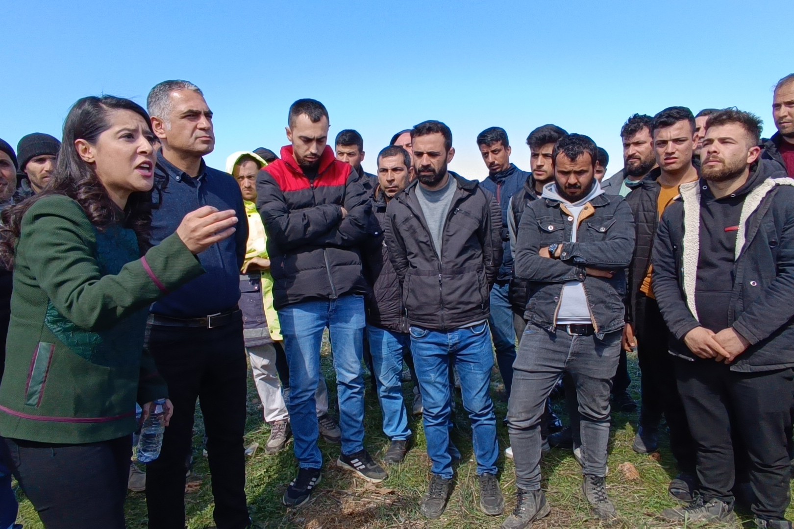 Antep'te iş bırakan Sayın Tekstil işçileri Emek Partisi Gaziantep Milletvekili Sevda Karaca ile birlikte iken