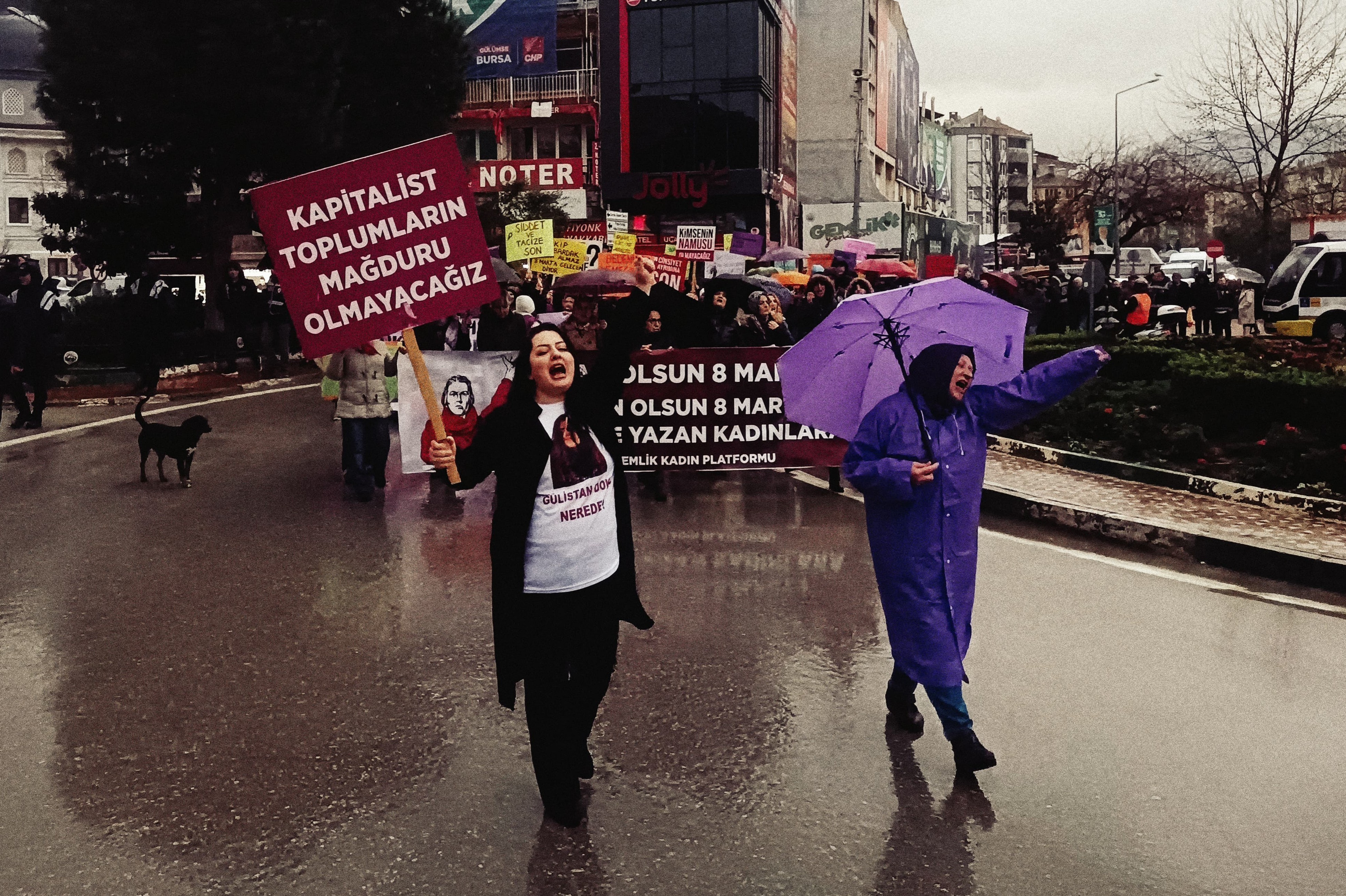 Gemlik'te kadınların yürüyüşü