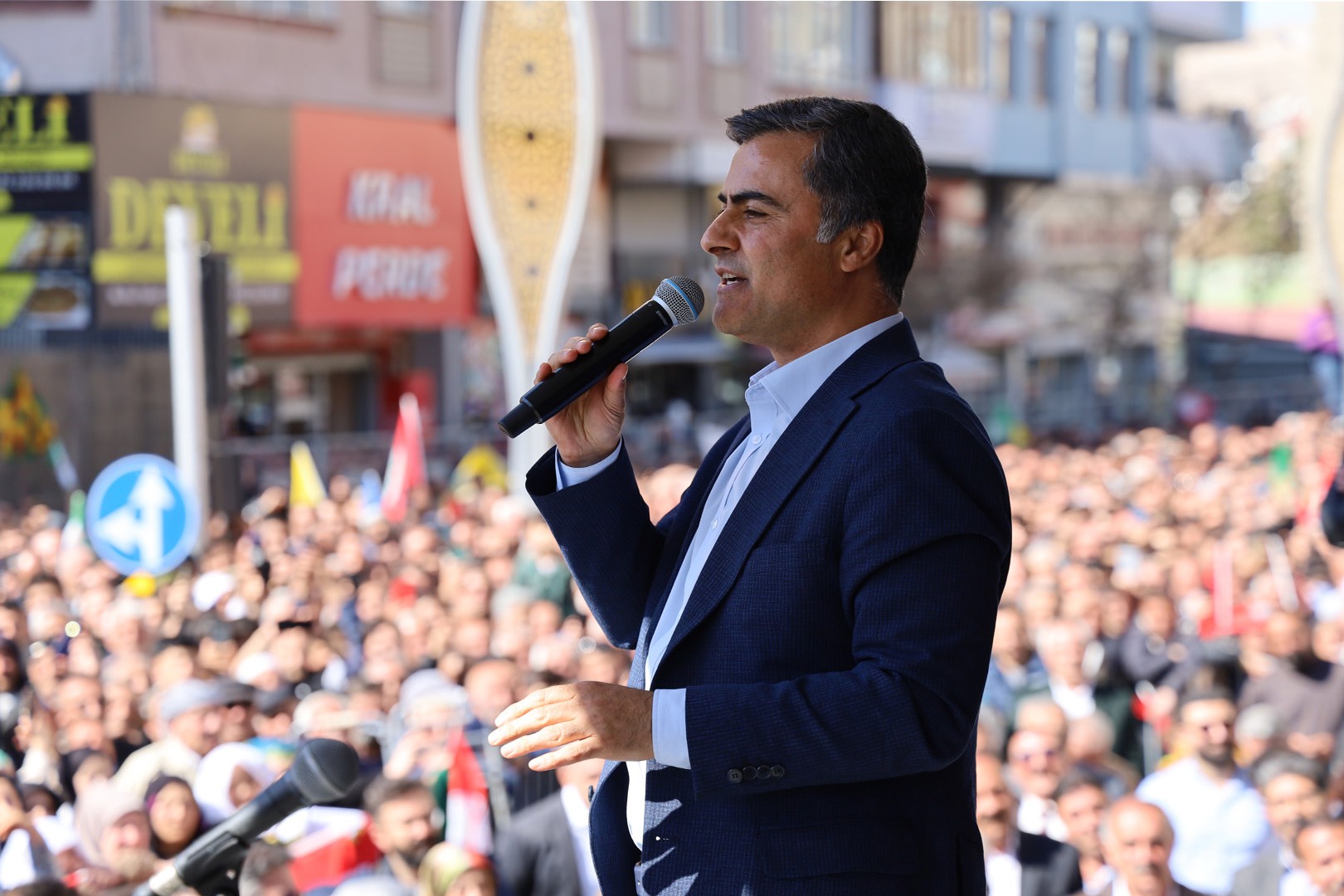 Abdullah Zeydan’ın seçilme hakkının elinden alınmasına tepki yağıyor