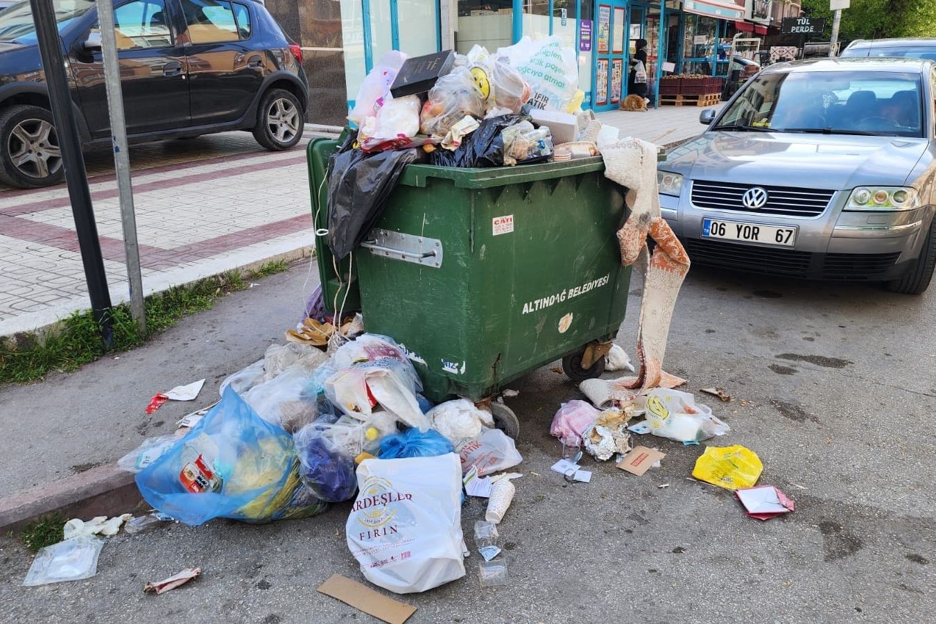 Altındağ sokaklarında çöp