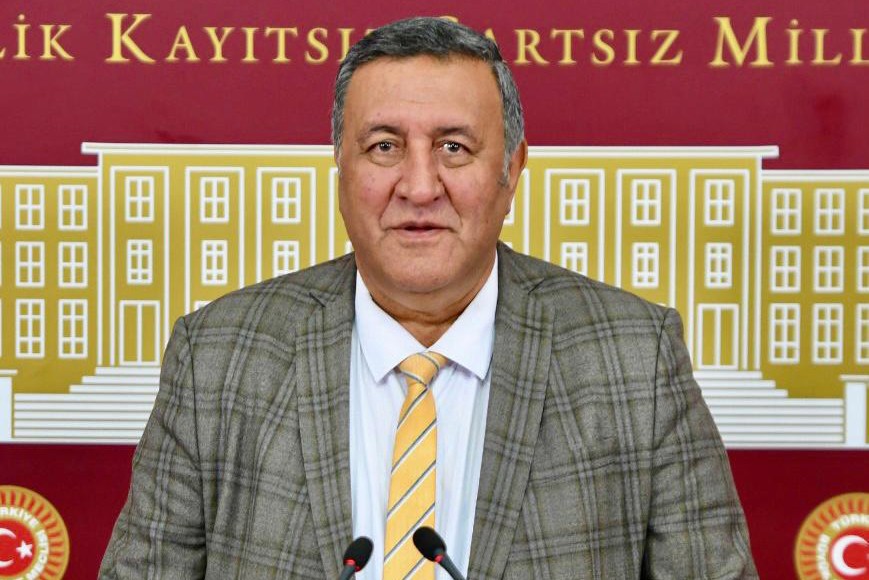 CHP’li Gürer’in deprem sorularını yanıtsız bırakan Cumhurbaşkanı Yardımcısı Yılmaz: Bakanlara sorun