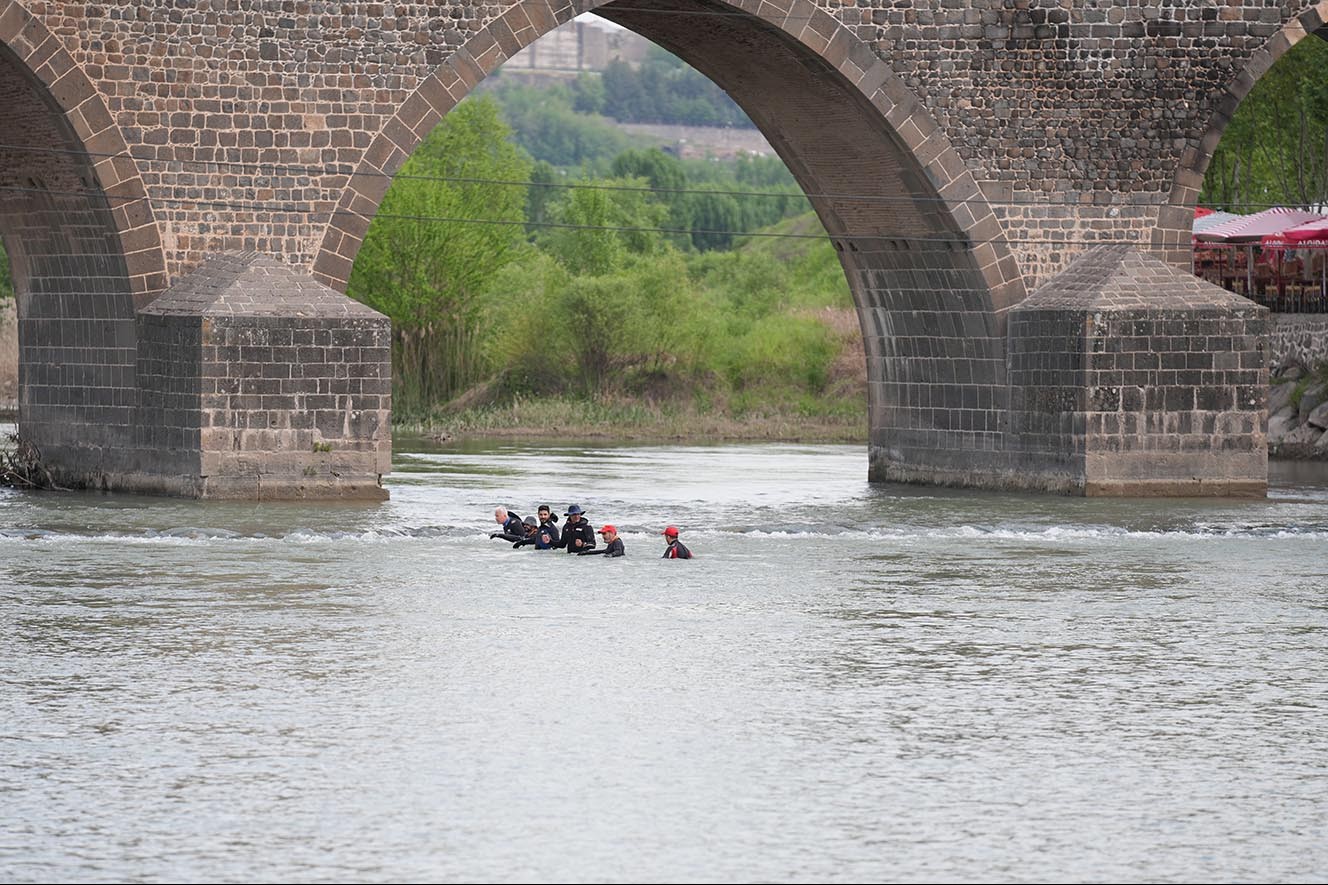 Dicle Nehri'nde yapılan arama