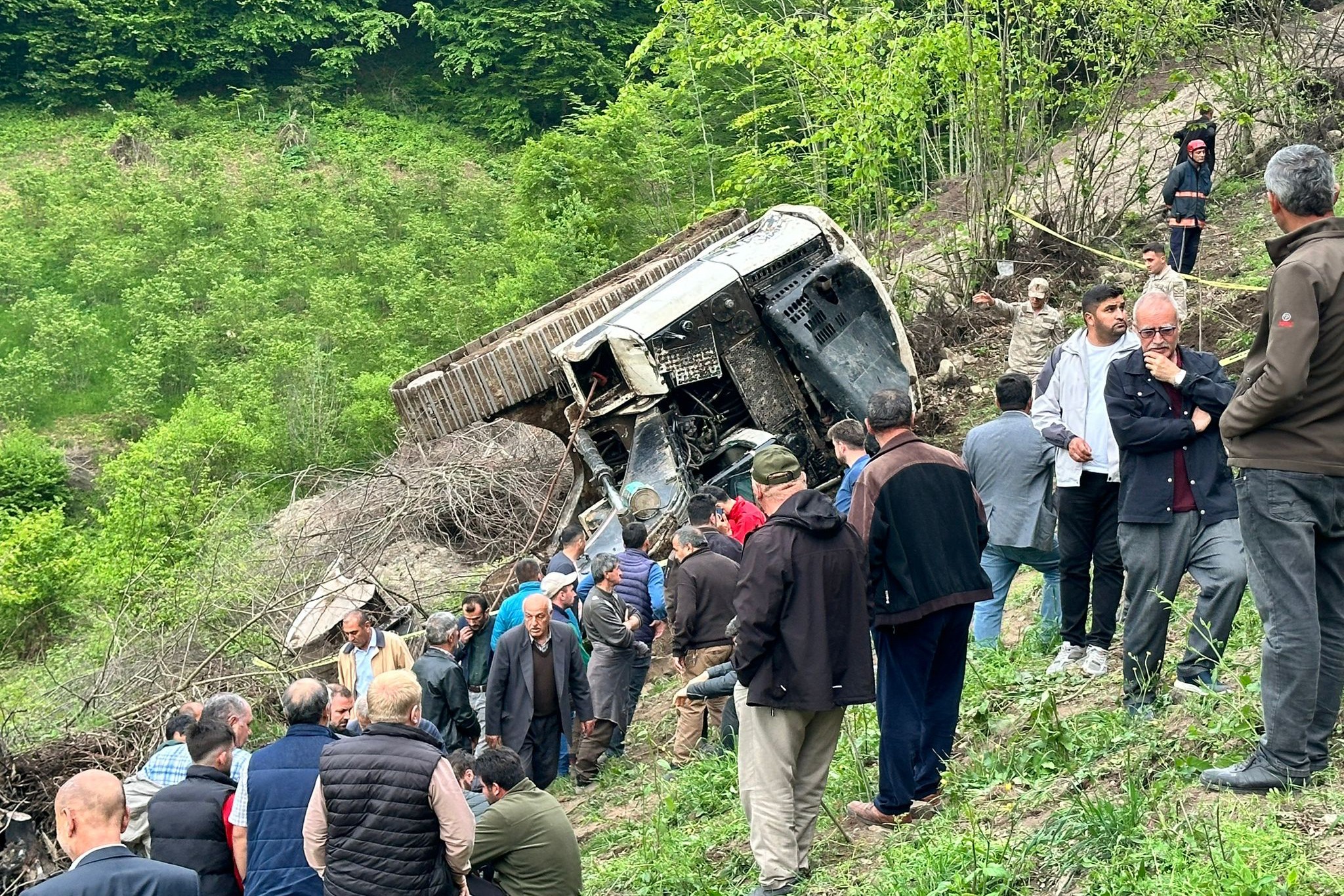 Ordu'da iş makinesi devrildi 