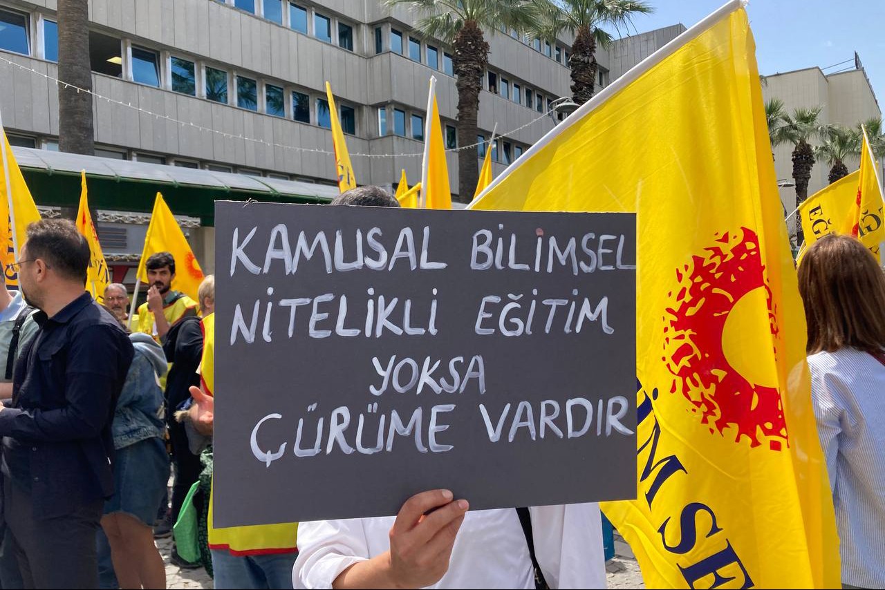 İzmir'de öğretmen eylemi