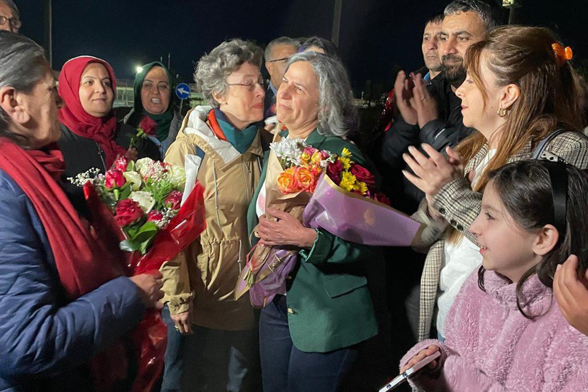 Gülten Kışanak tahliye olduğu Kocaeli cezaevi önünde açıklama yaptı