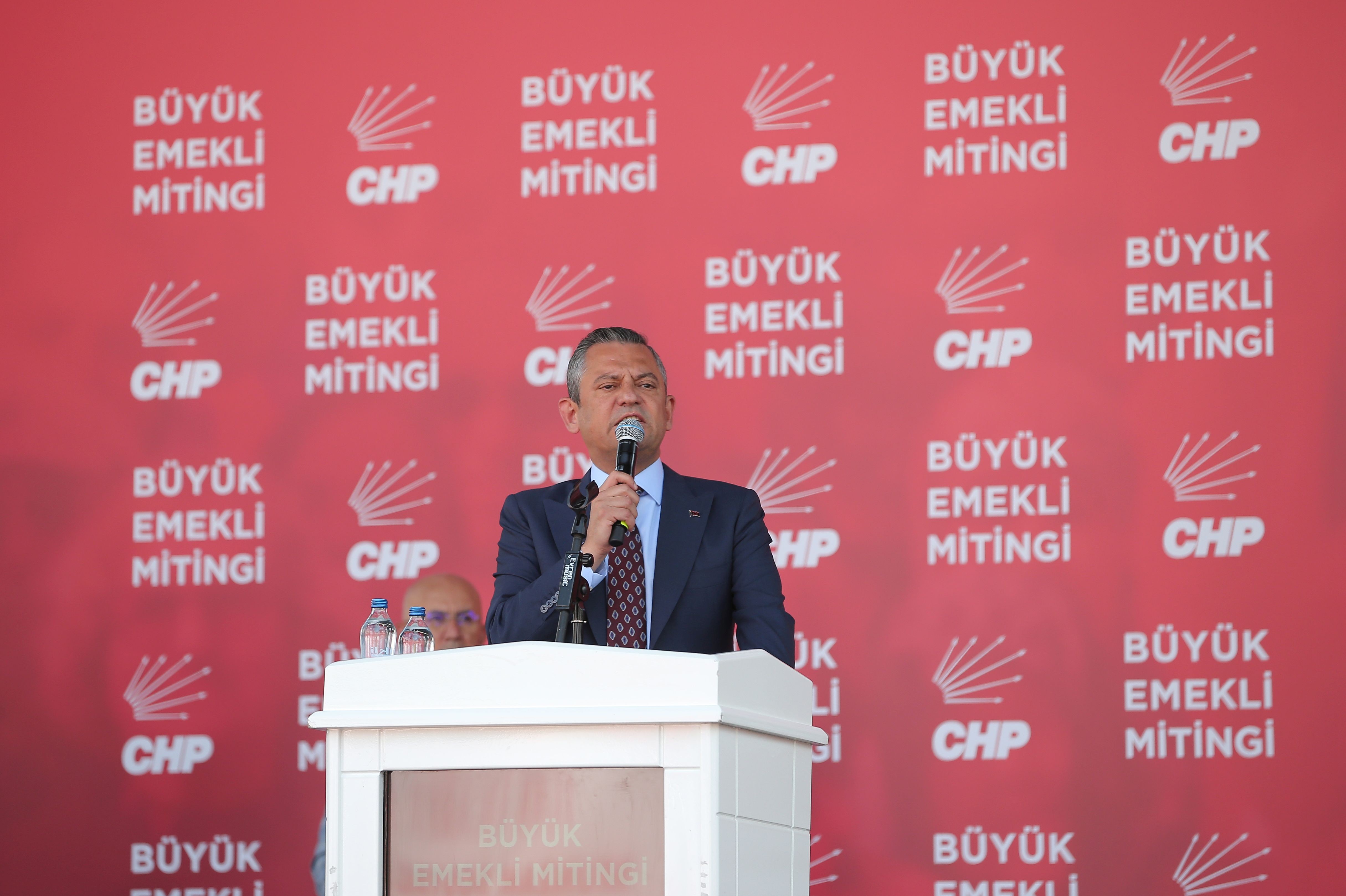 CHP Genel Başkanı Özgür Özel