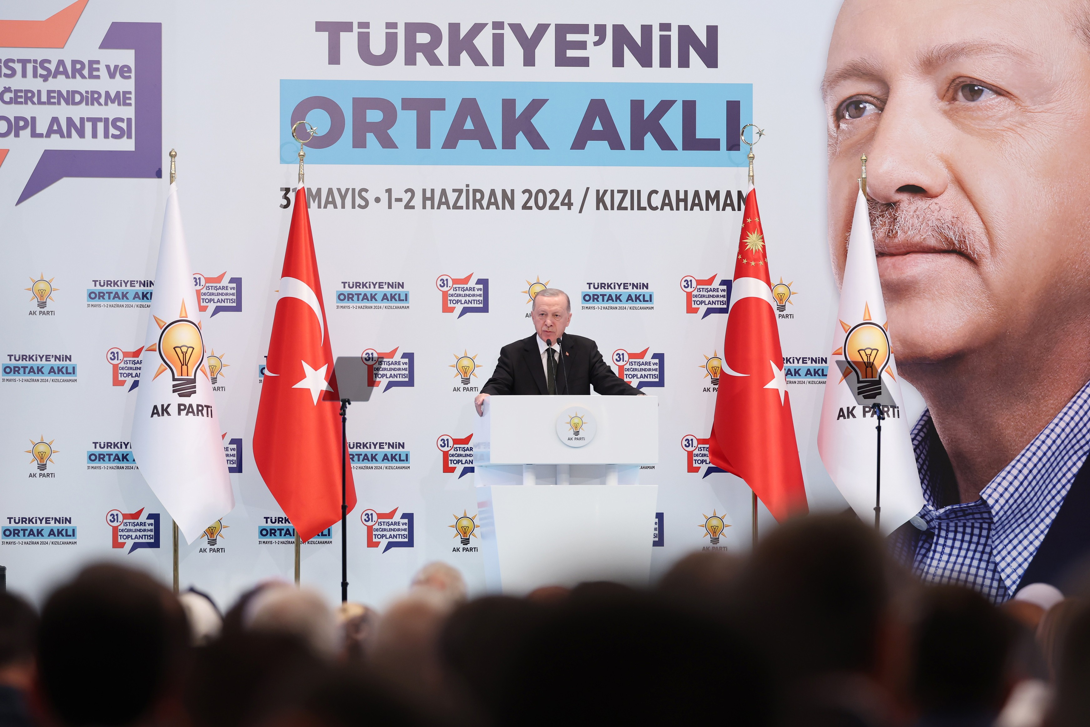 AKP Genel Başkanı Cumhurbaşkanı Recep Tayyip Erdoğan 