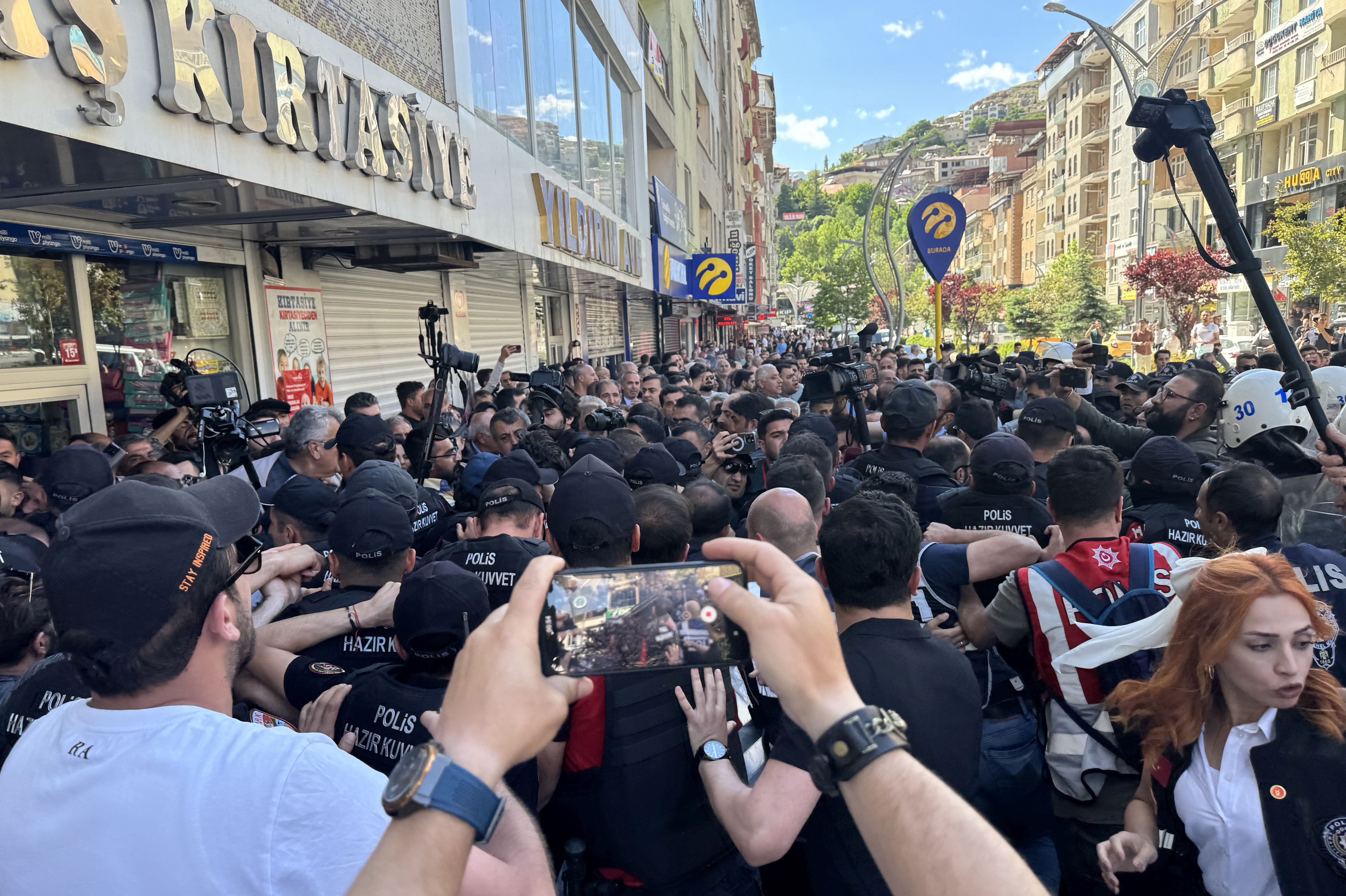 Hakkari'de polis müdahalesi