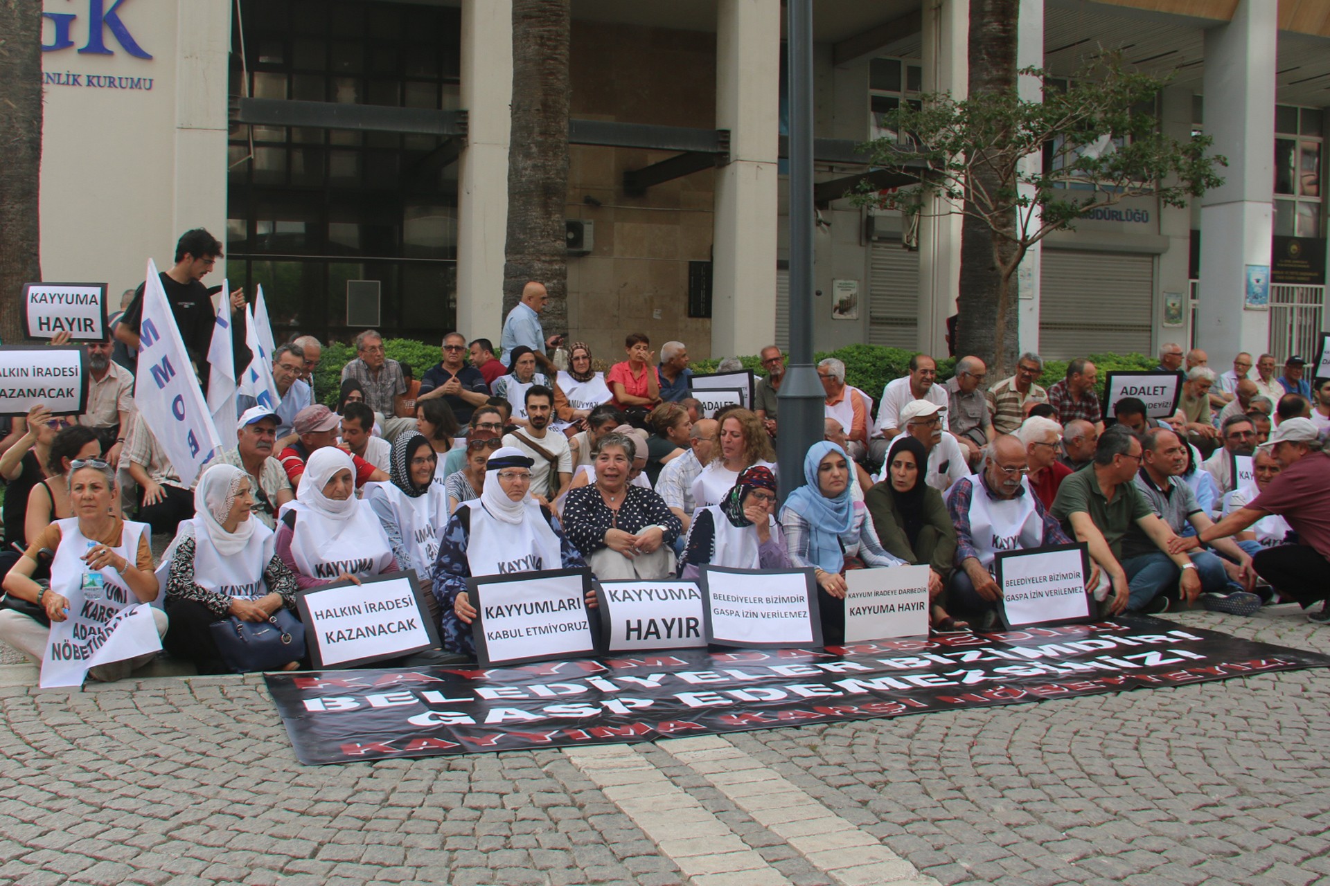 İzmir kayyum protestosu 