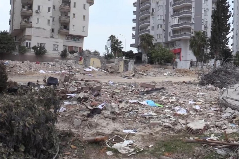 Adana'da 40 kişinin ölümüne neden olan Sami Bey Apartmanı 