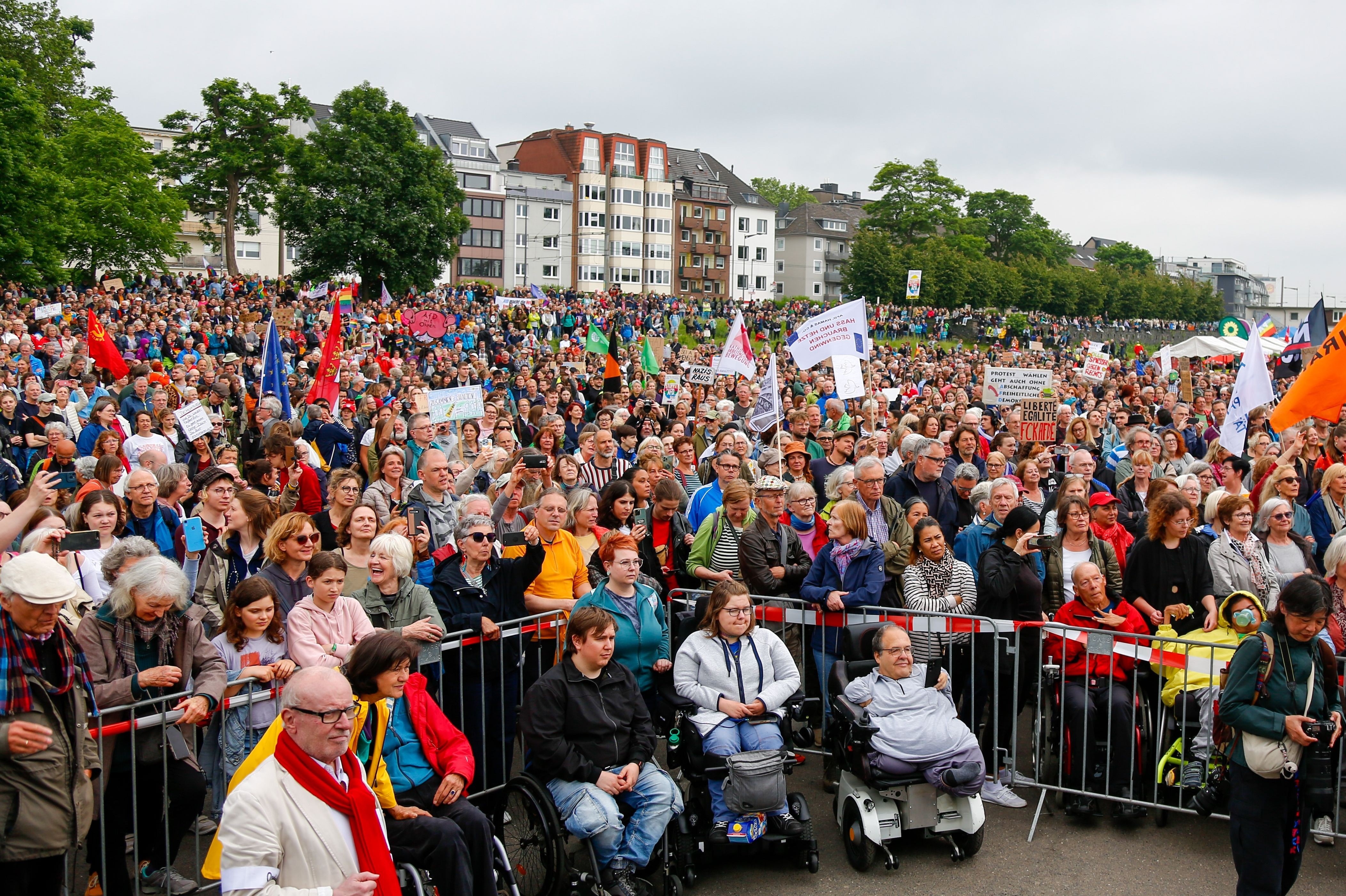 Almanya'da AfD protesfosu