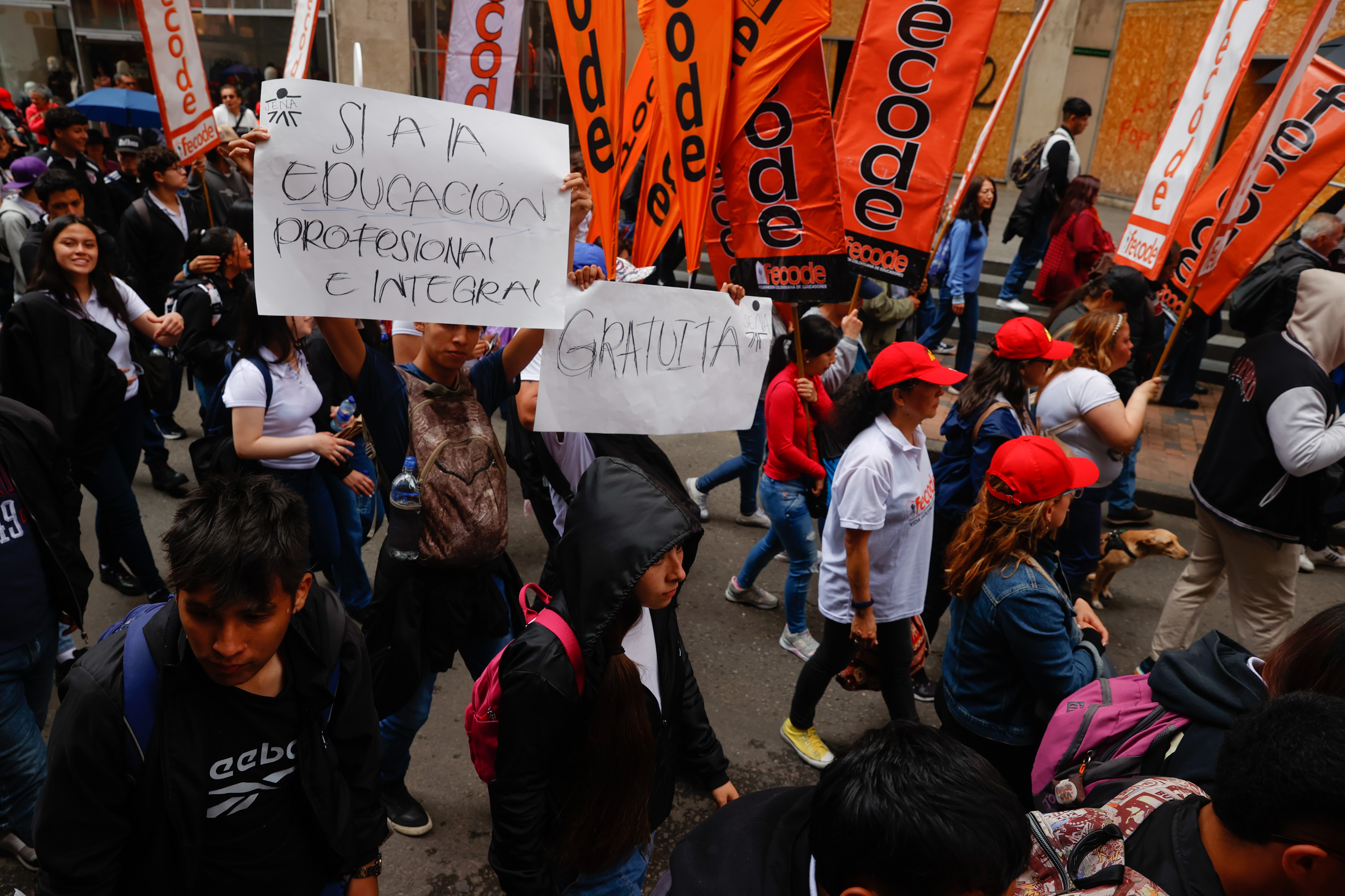 Kolombiya'da eğitimin özelleştirilmesi protesto edildi 