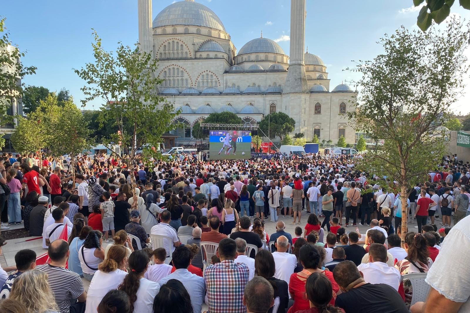 Portekiz Türkiye maçını izleyenler