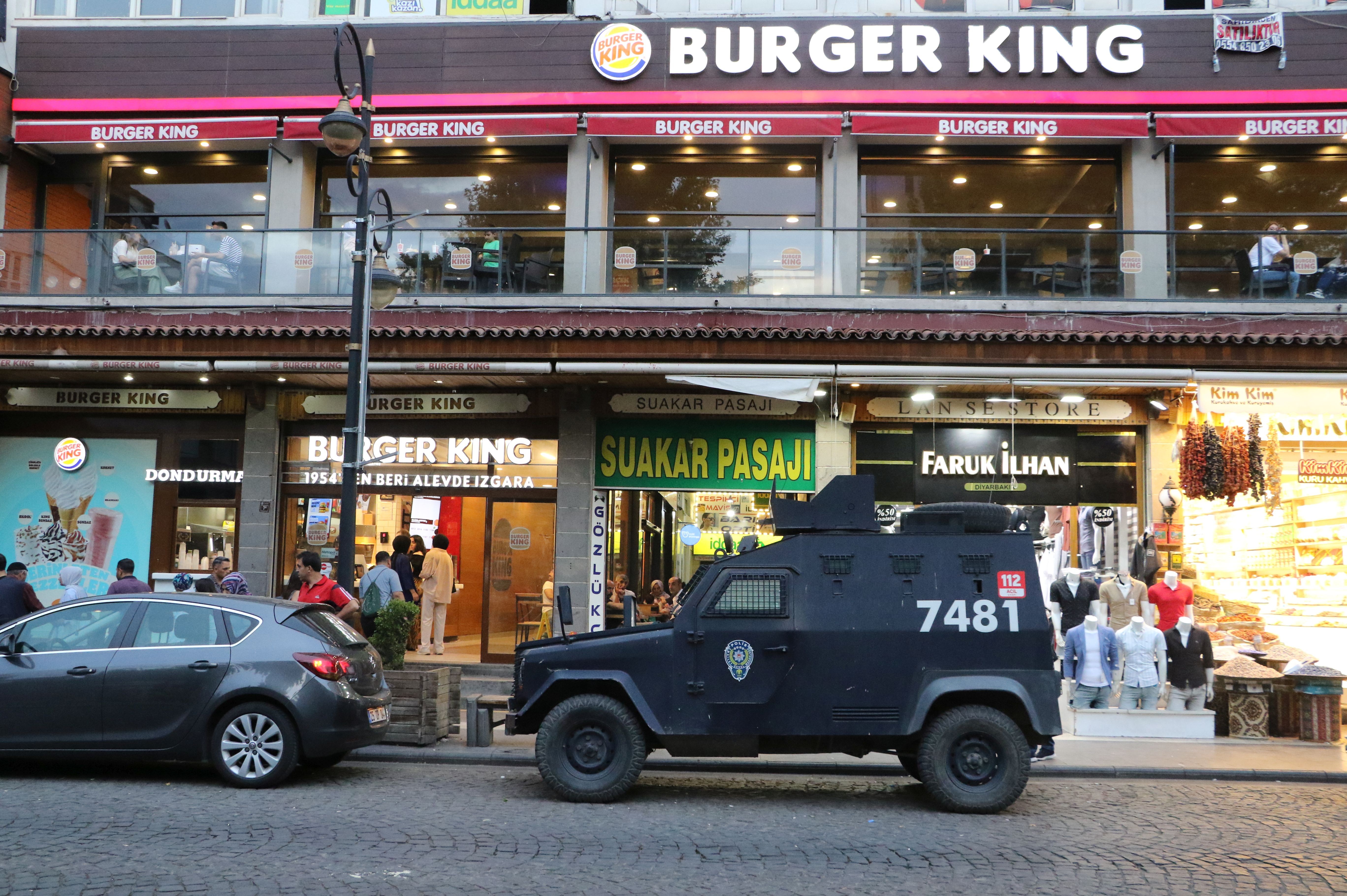 Burger King önü