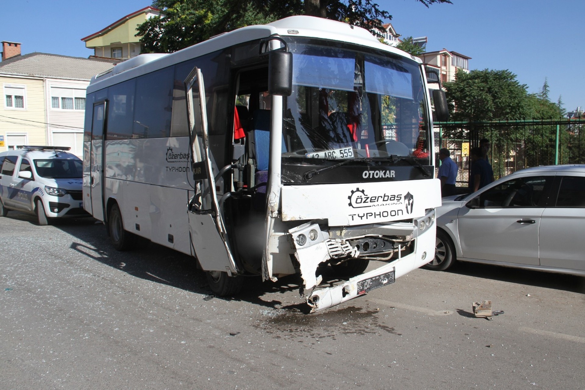 Konya'da işçi servisi kaza yaptı 