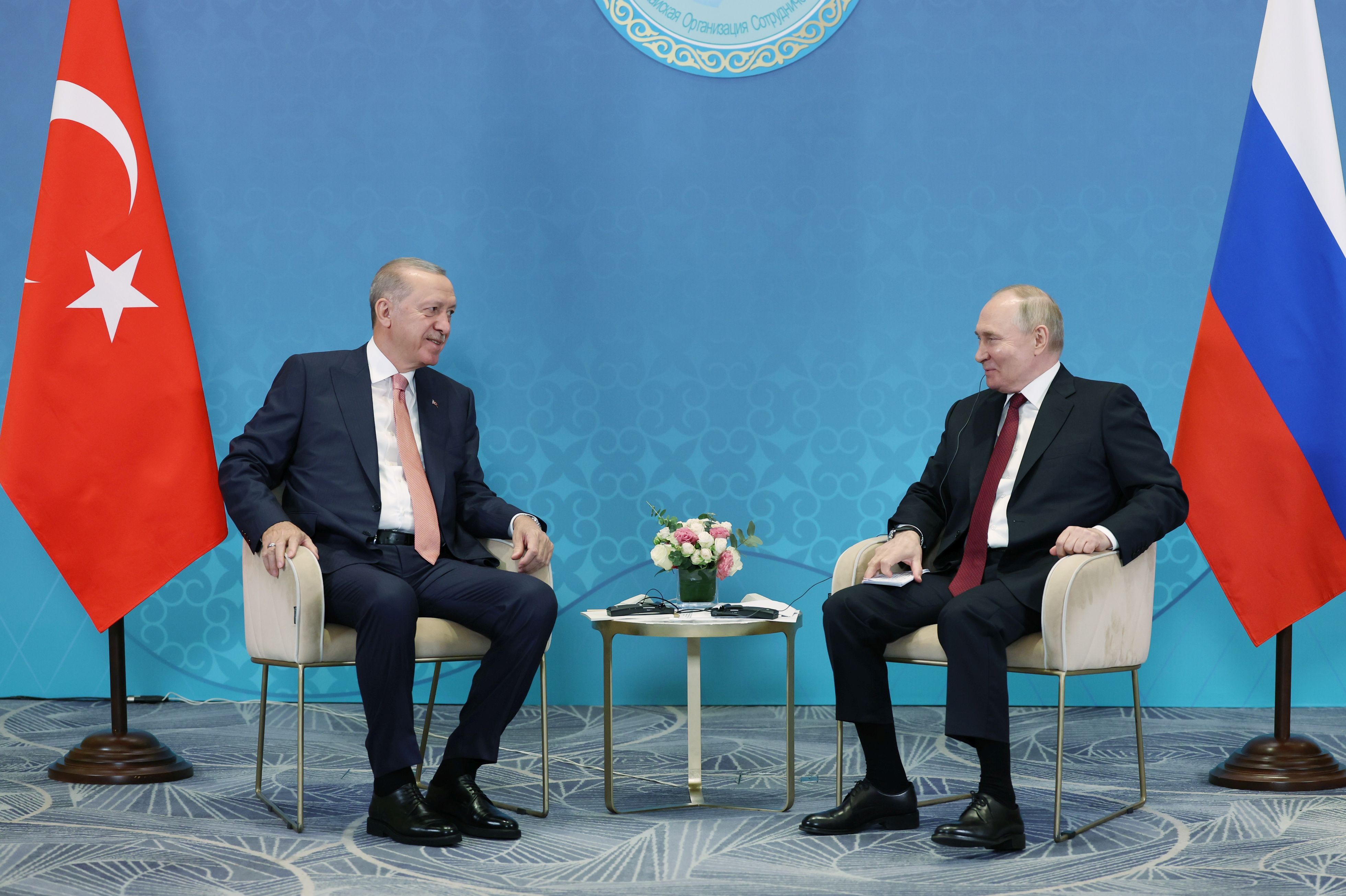 Erdoğan Kazakistan'da Putin ile görüştü