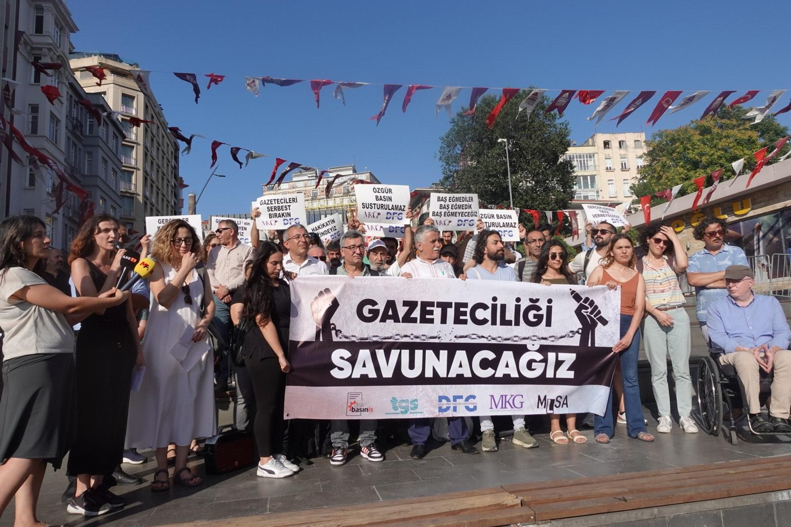 Basın meslek örgütlerinin gazetecilere verilen cezayı protesto açıklaması