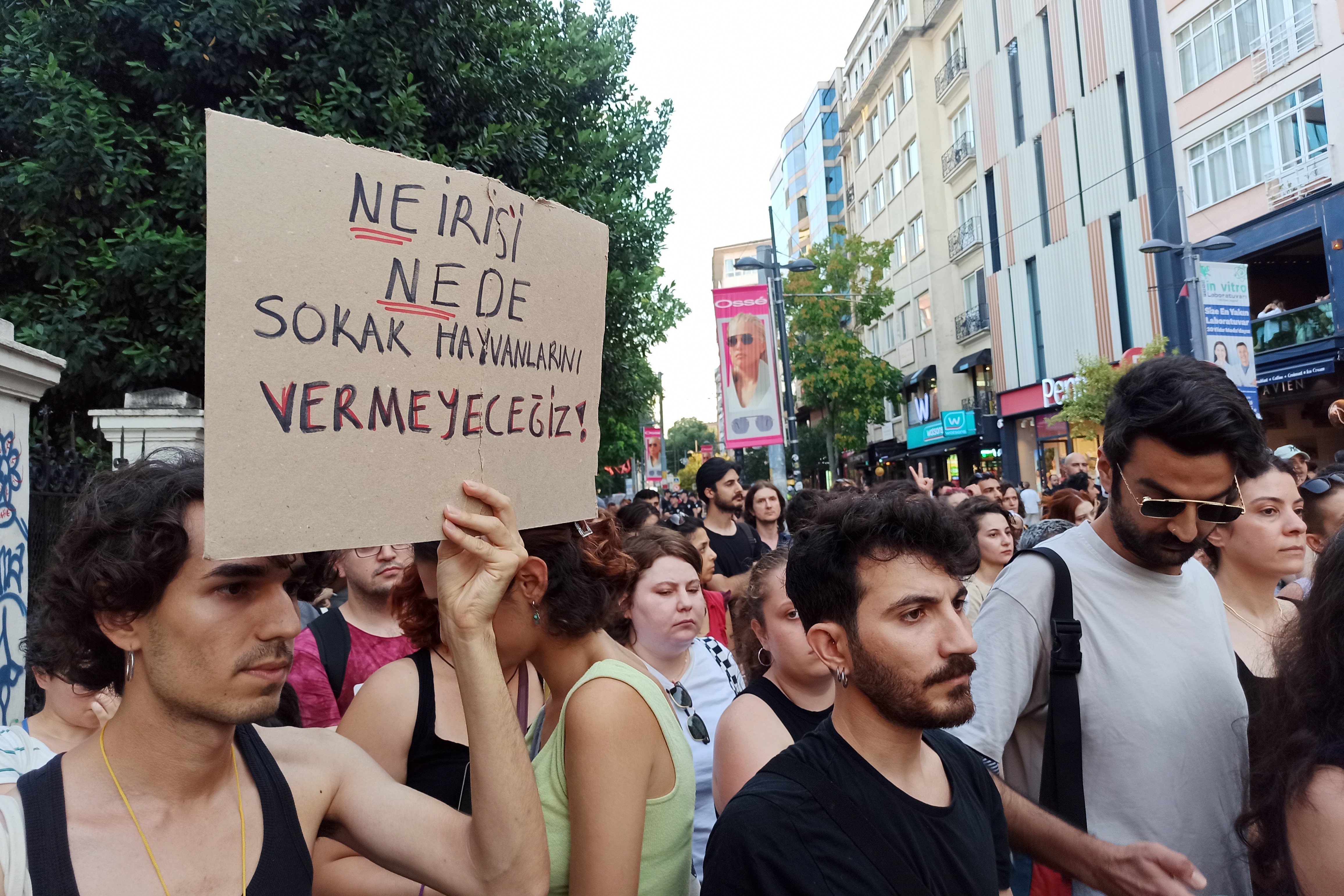 İstanbul kadiköy'de mülteci İris için açıklama yapıldı 