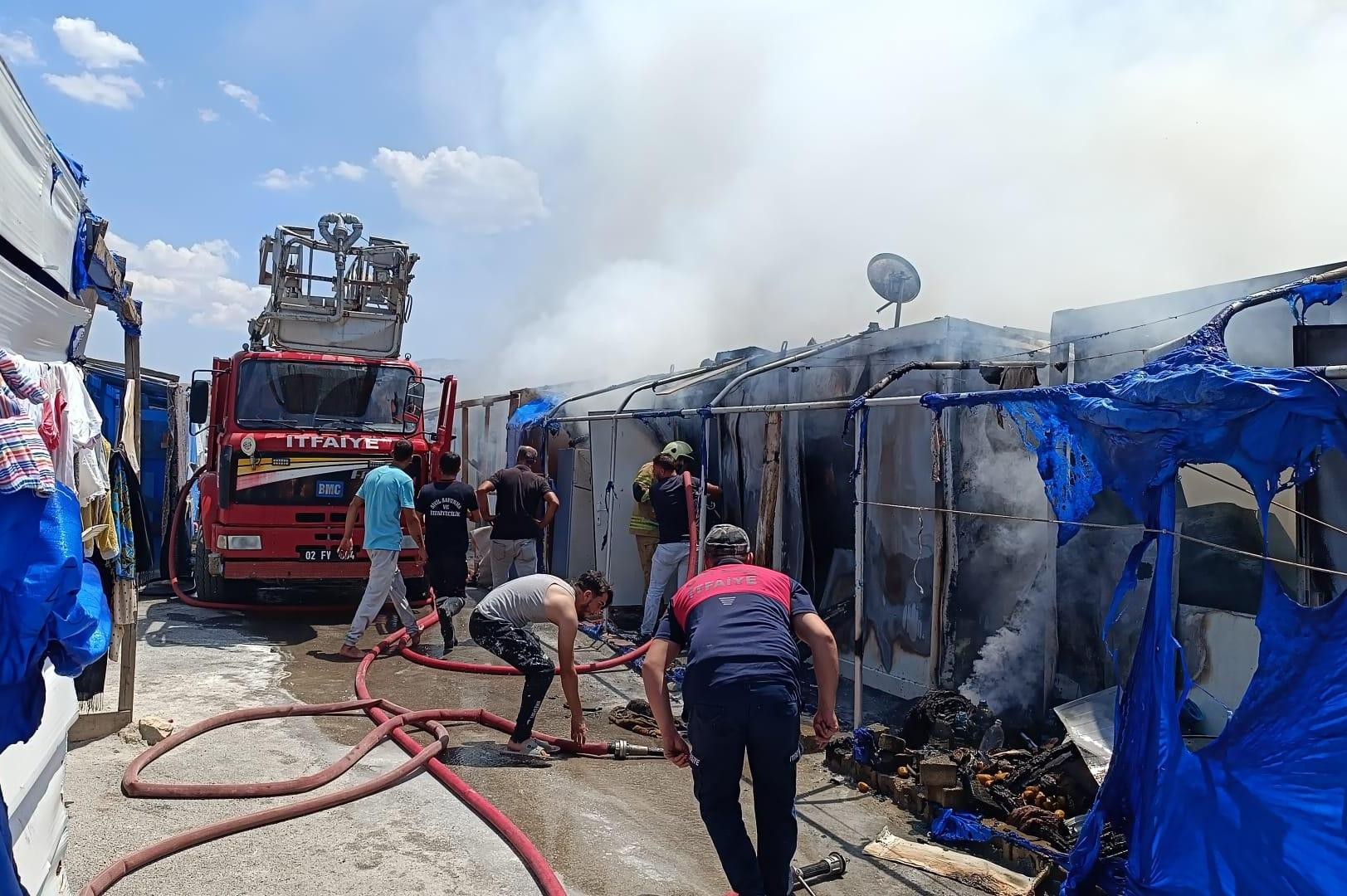 Adıyaman'da konteynerde çıkan yangın