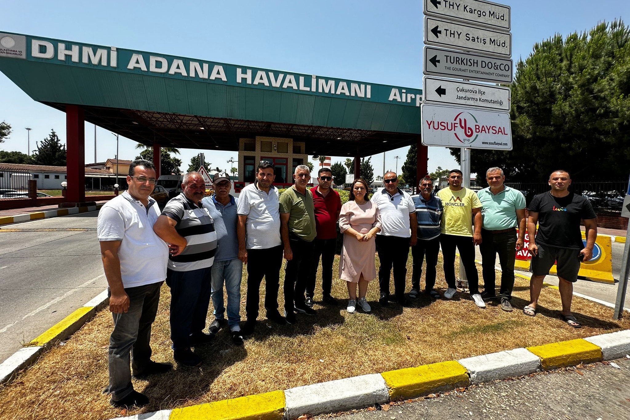 CHP Adana Milletvekili Dr. Müzeyyen Şevkin kapatılacak Adana Şakirpaşa Havalimanı önünde açıklama yaptı