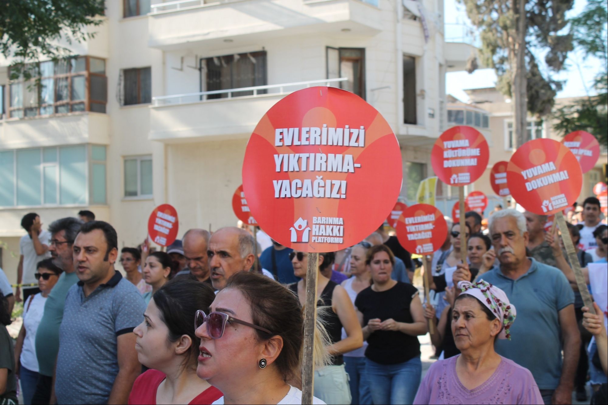 Antakya'da yapılan barınma hakkı eylemi.