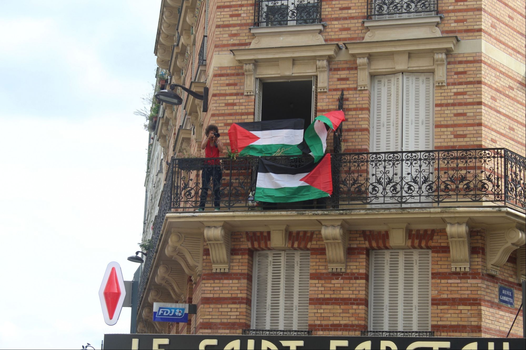 Paris Olimpiyat Oyunları'nda bisiklet yarışı, Filistin'e destek eylemlerine sahne oldu.