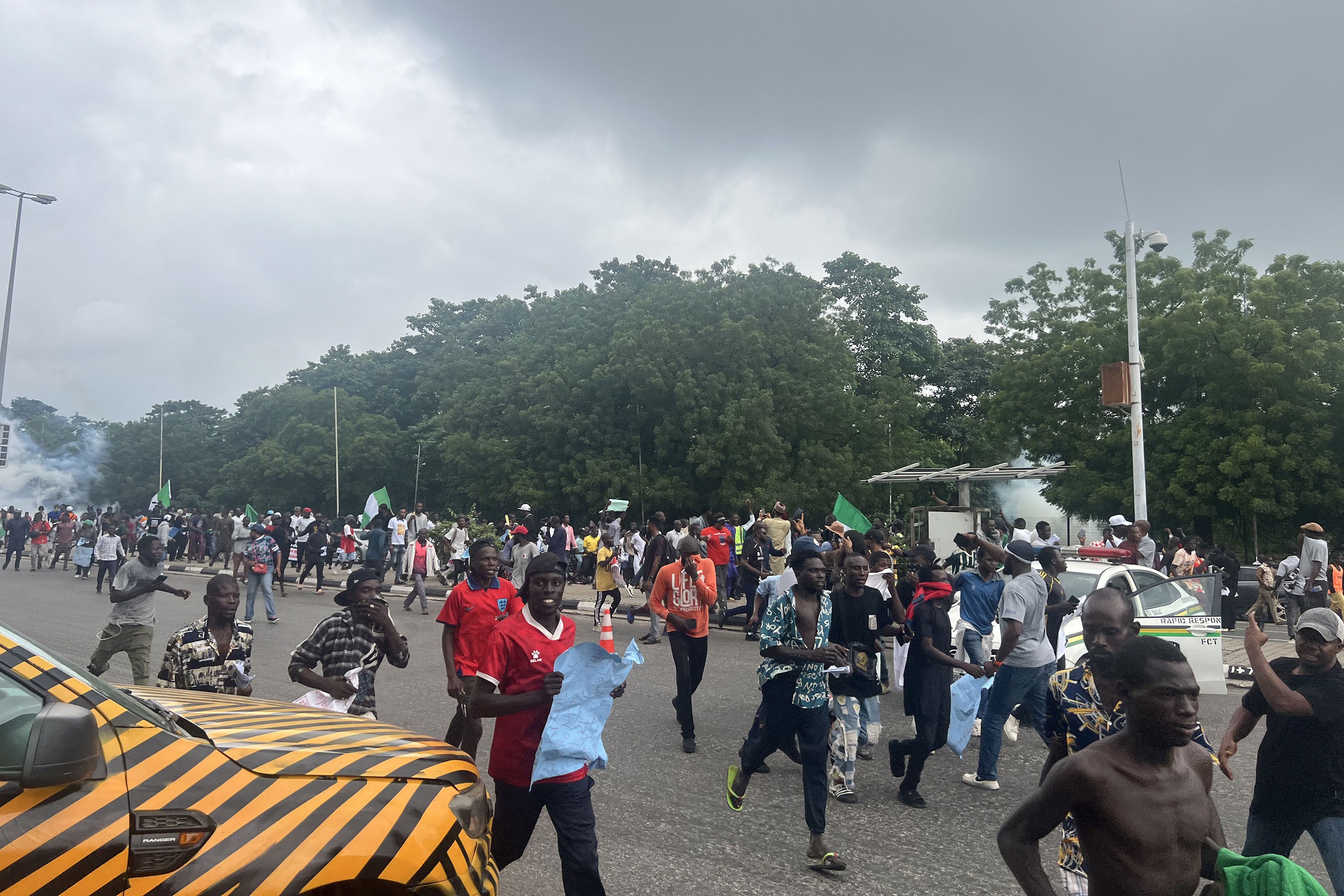 Nijerya'nın Abuja kentinde hayat pahalılığına karşı protestolar düzenlendi.