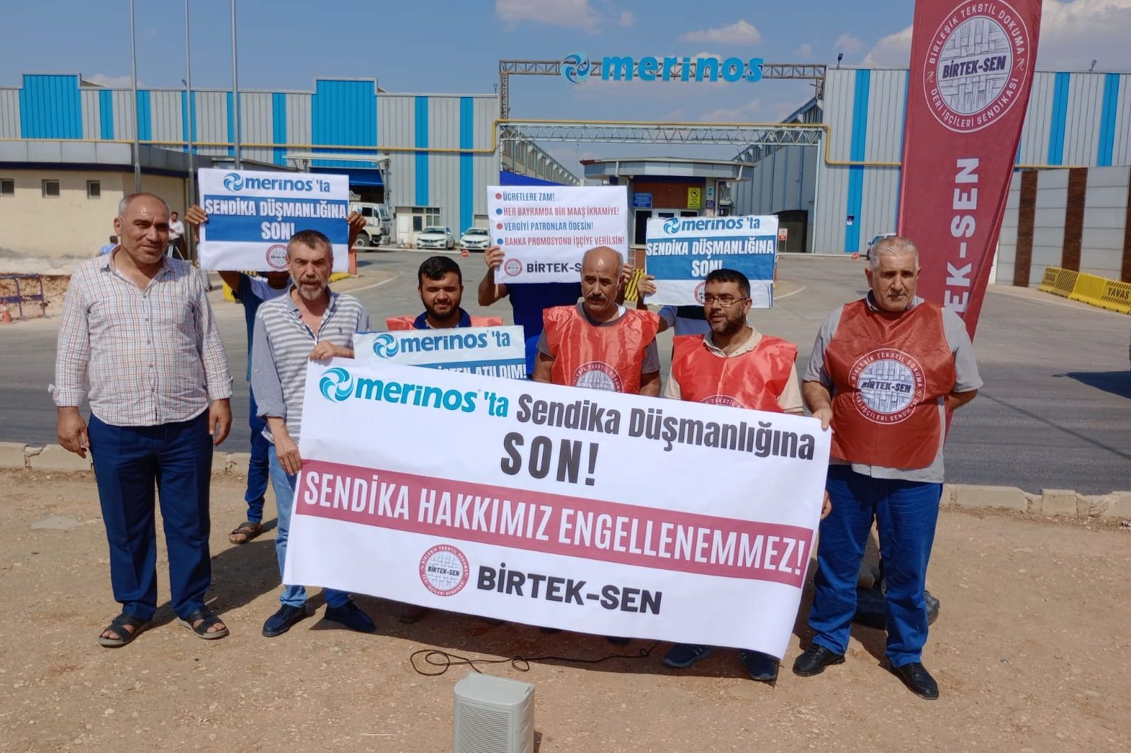 BİRTEK-SEN Merinos önünde açıklama yaptı 