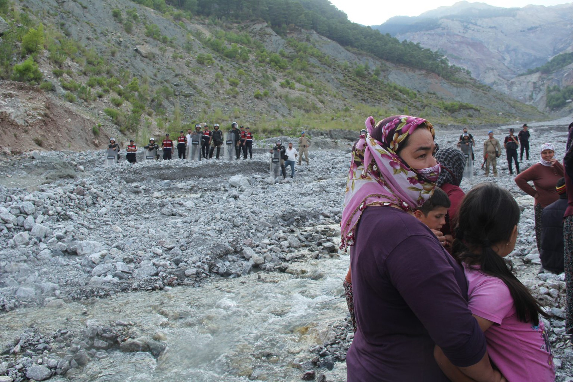 Muğla Fethiye'de HES'e karşı köylüler eylemde