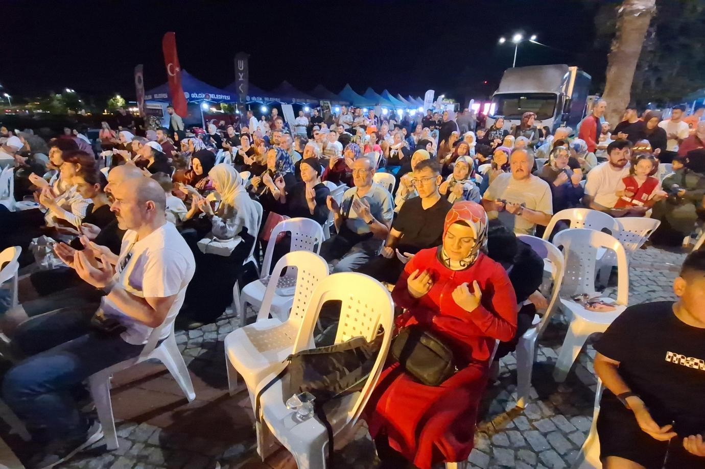 Gölcük'te depremde yaşamını yitirenler anıldı