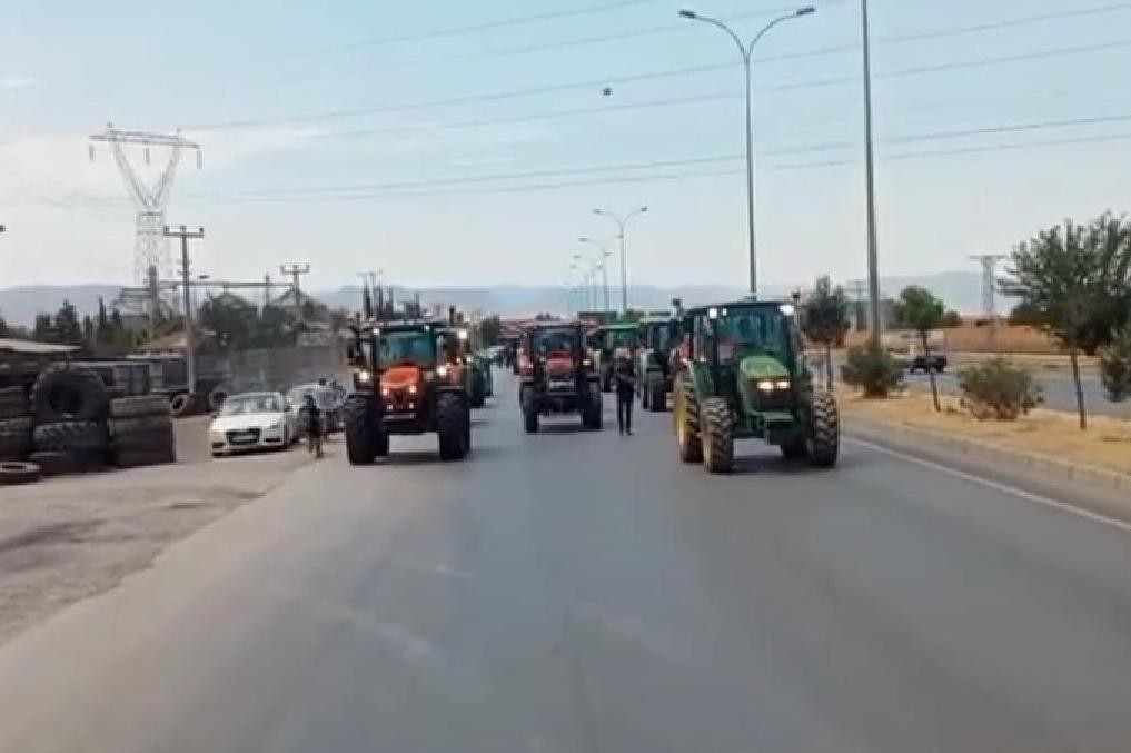 Maraş'ta köylülerin traktör konvoyu ile eylemi