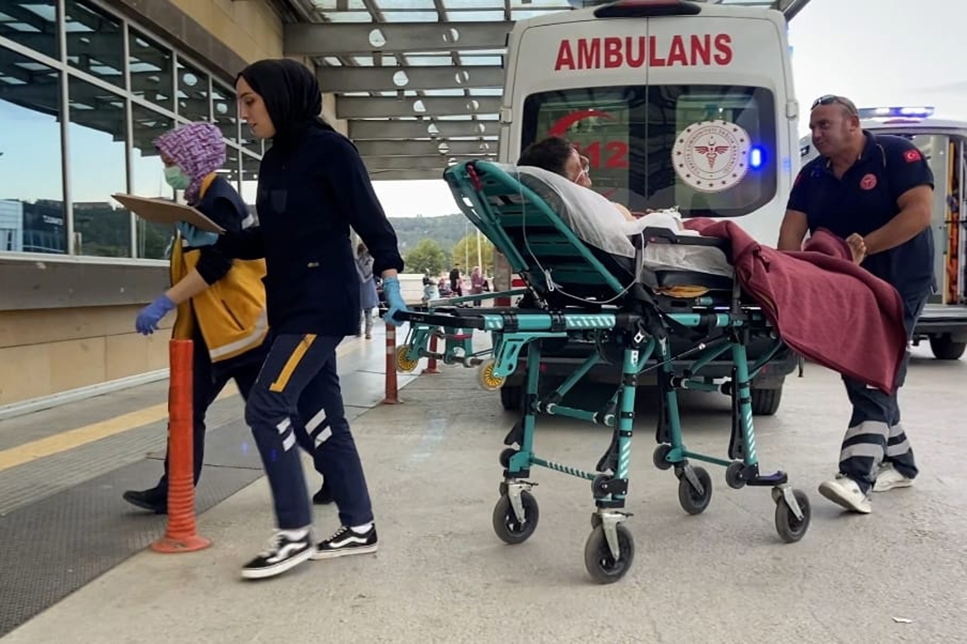 çorum'da metan gazından zehirlenen işçiler hastaneye kaldırıldı 