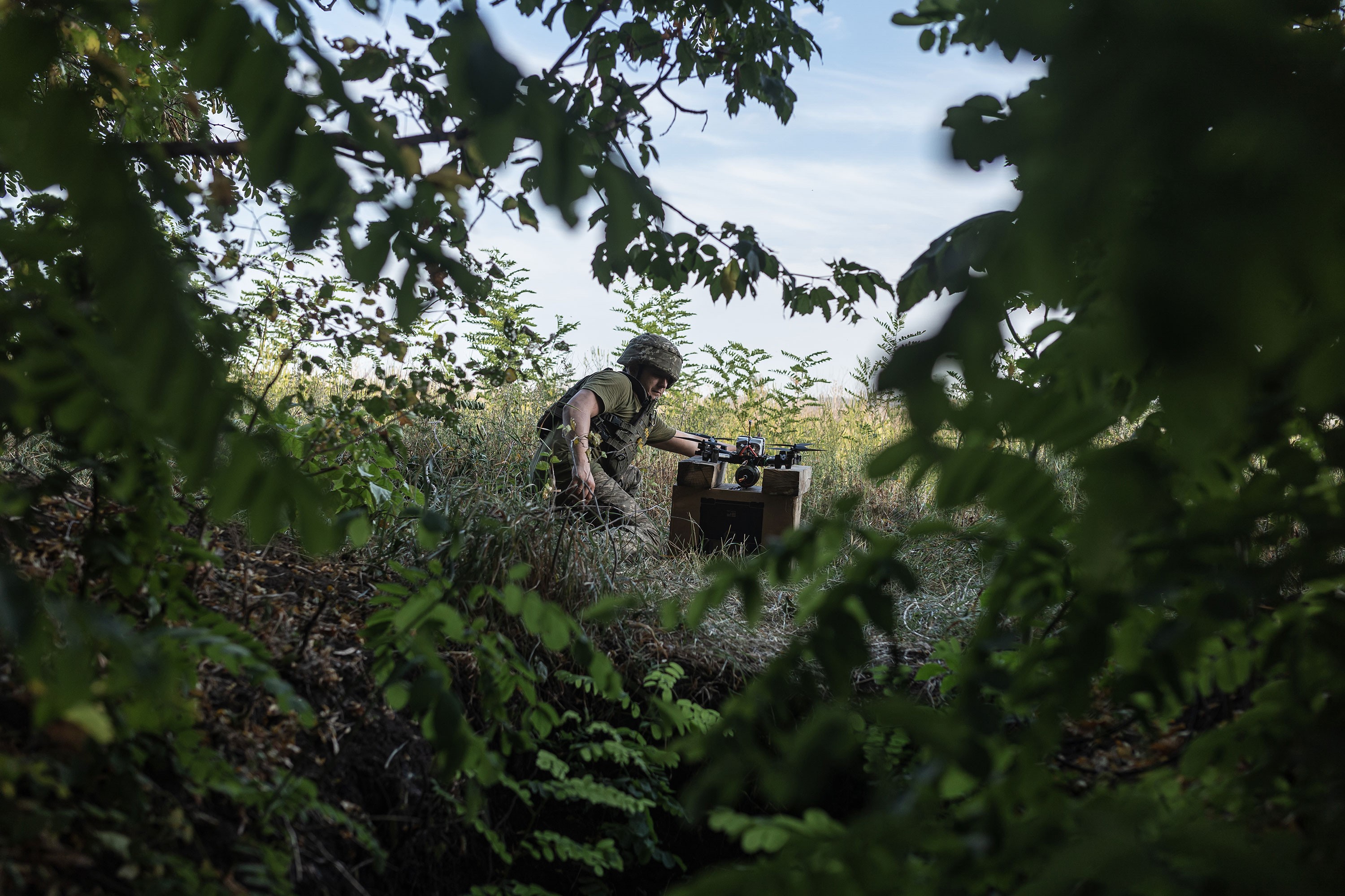 Lugansk'taki bir Ukrayna askeri