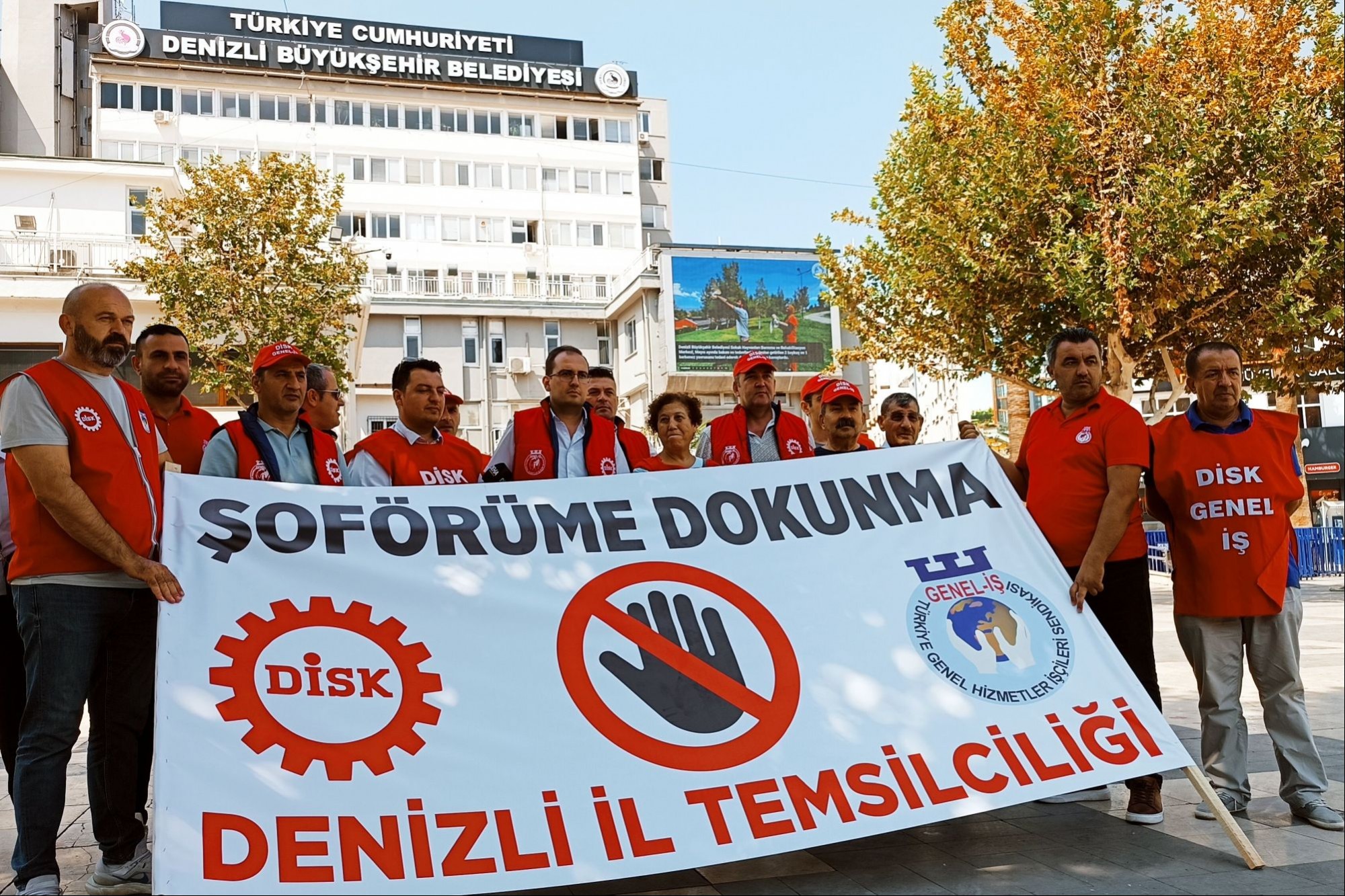 Denizli'de darbedilen şoför için yapılan basın açıklaması