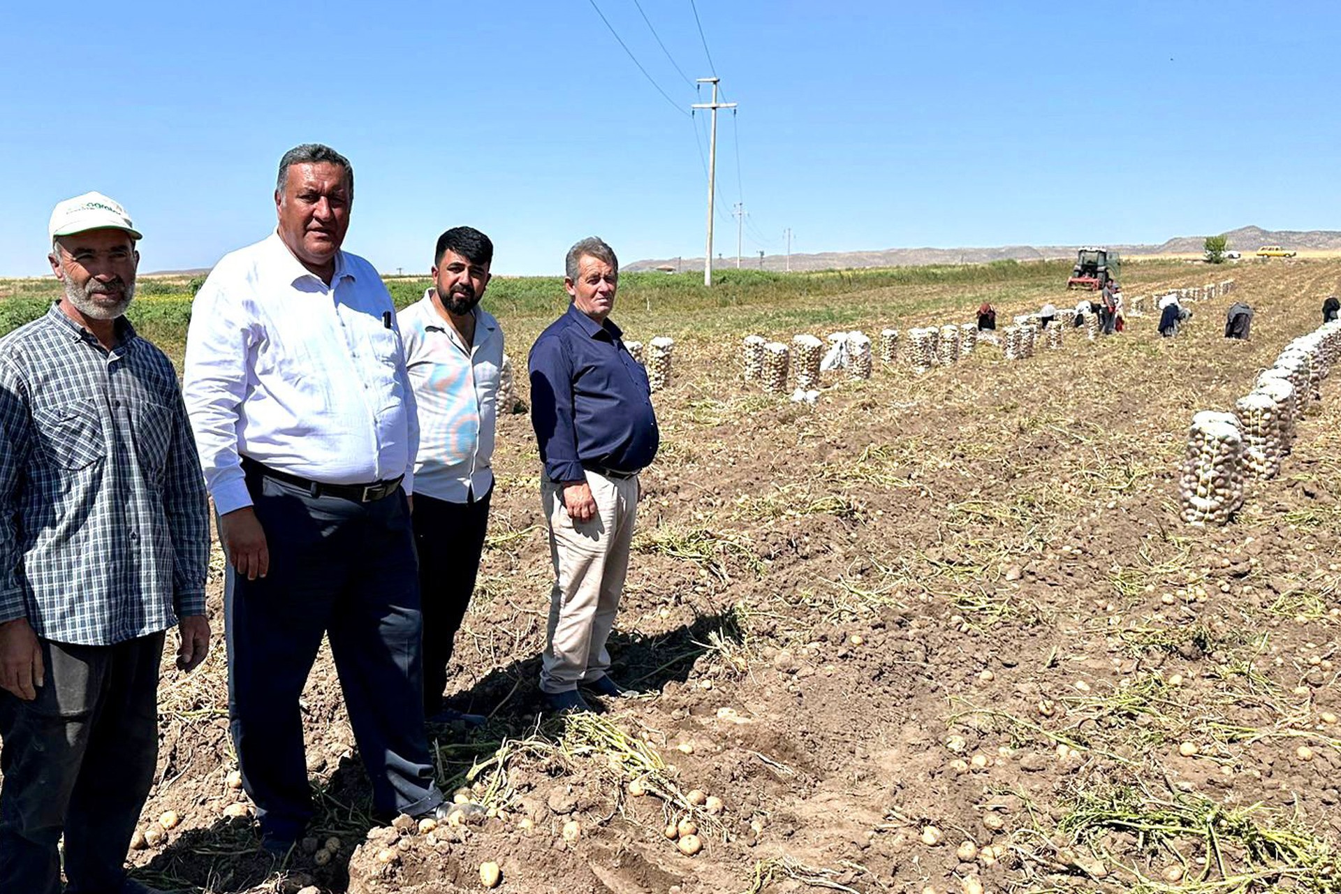 Ömer Fethi Gürer ve çiftçiler