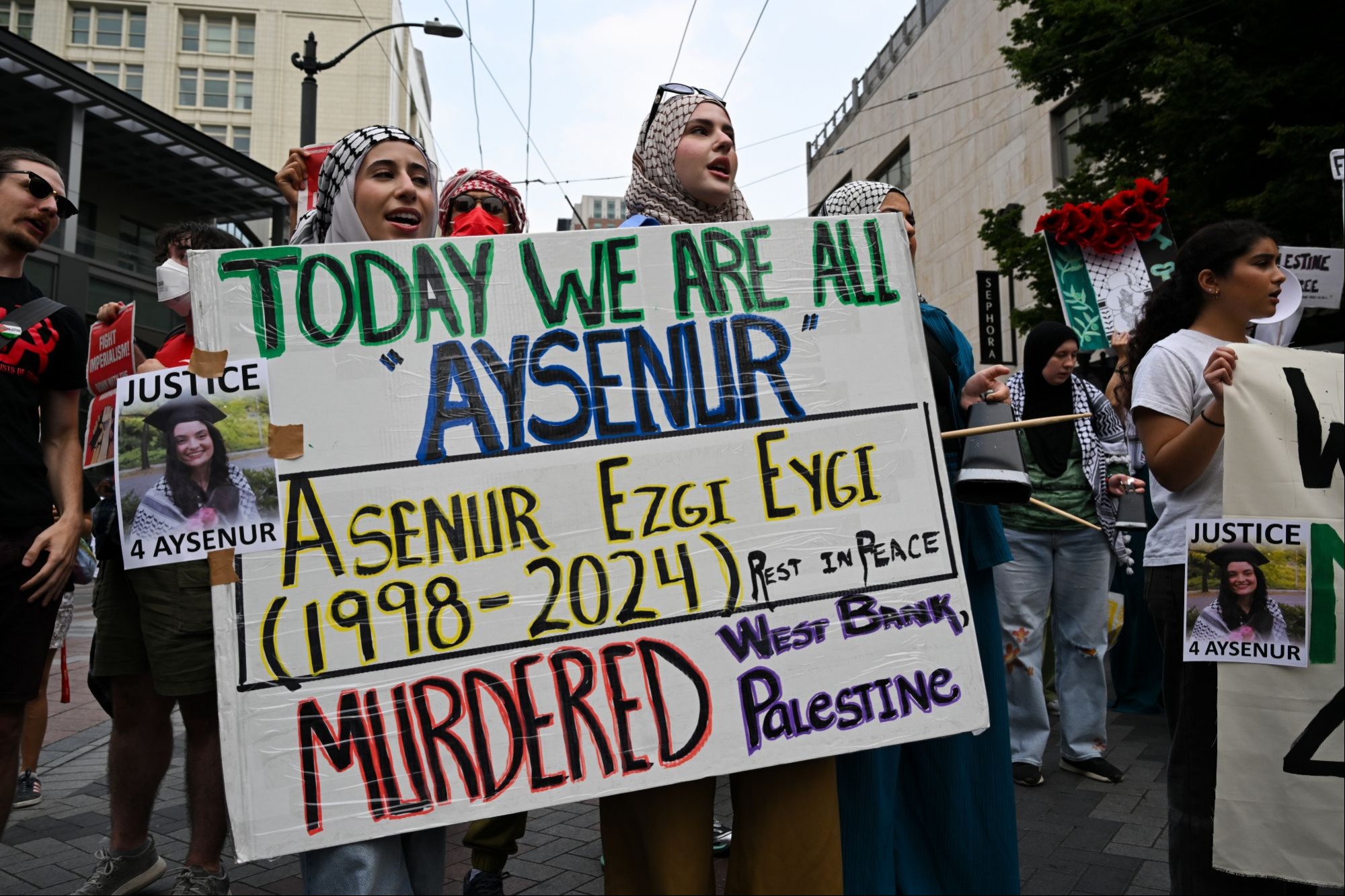 Ayşenur Ezgi Eygi'nin Batı Şeria'da öldürülmesinin ardından yüzlerce kişi Seattle'da toplandı