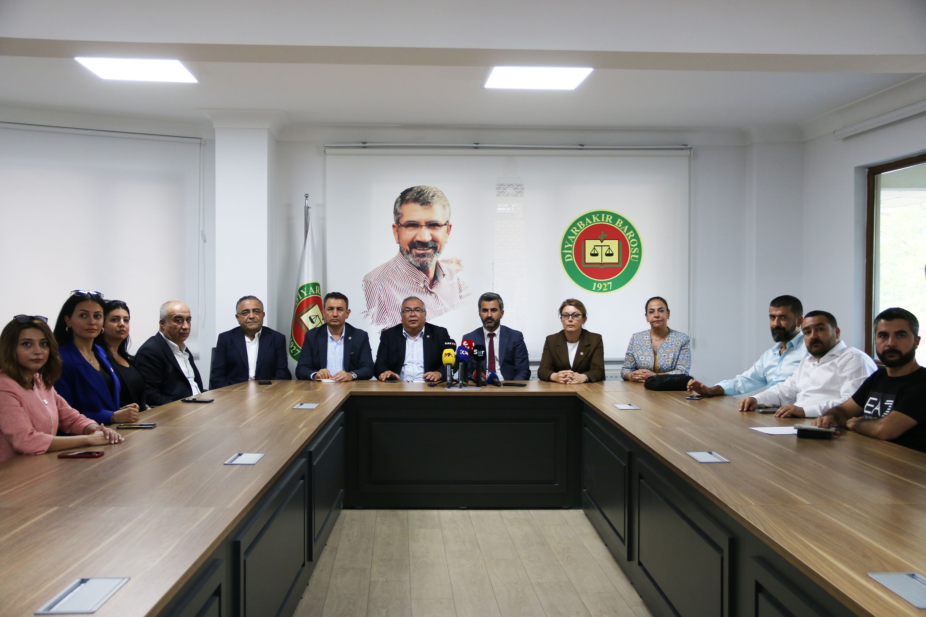 CHP heyeti Diyarbakır Barosunda