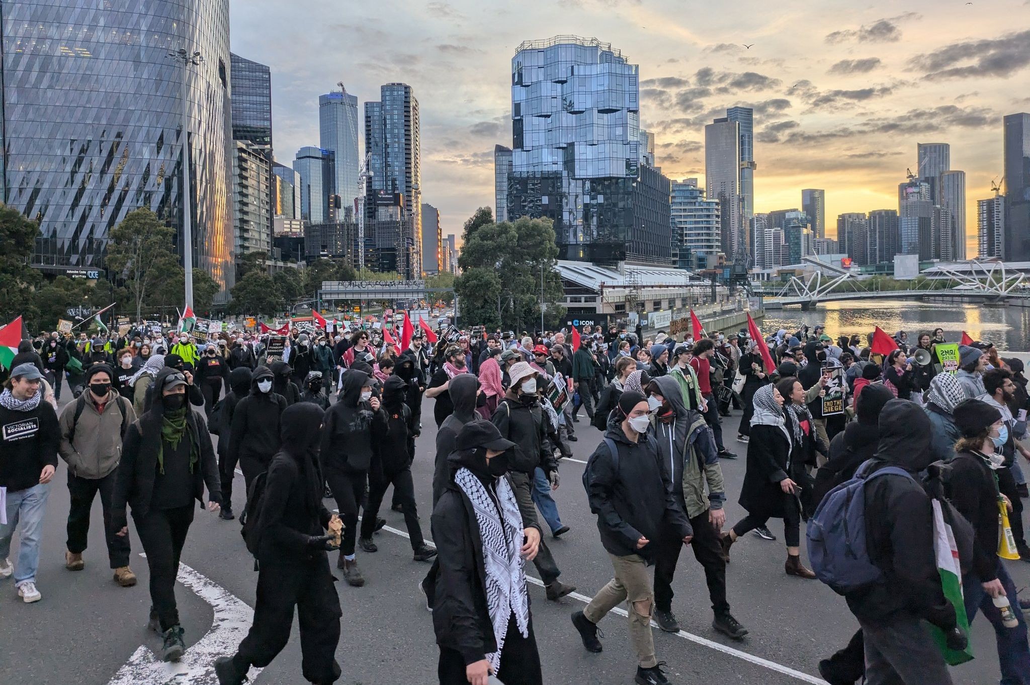 Avustralya’da silah fuarı protestosu