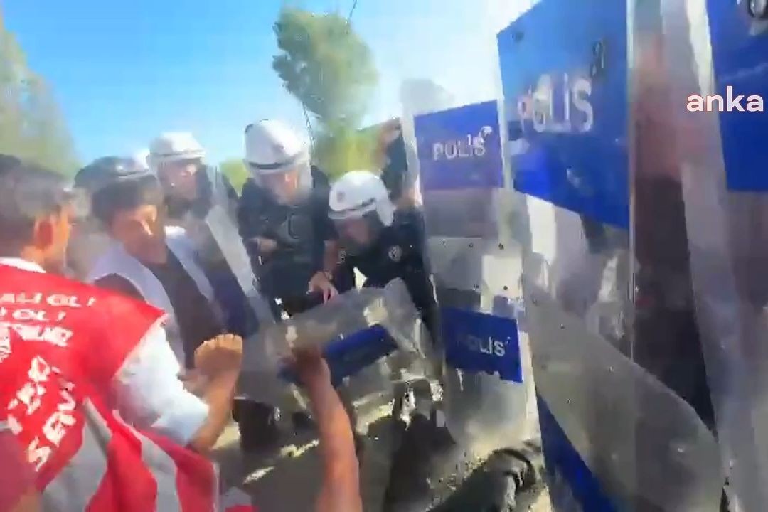 Polonez işçisine saldıran polis