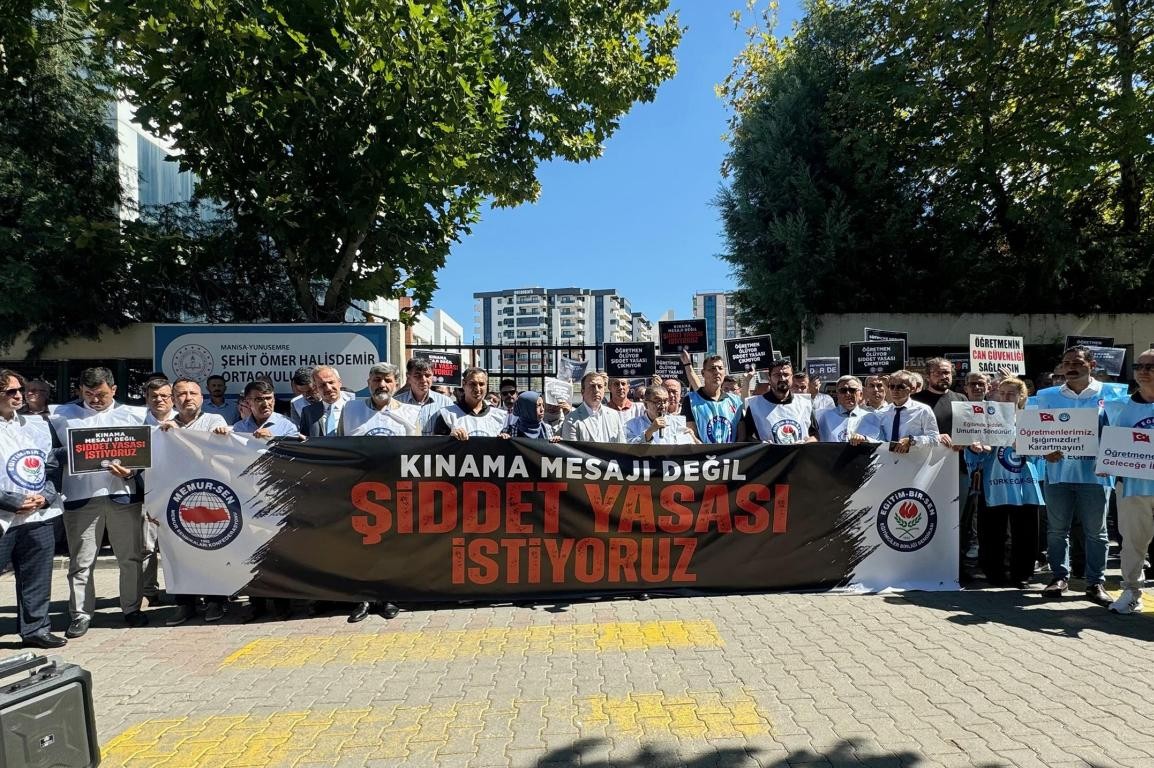 Öğretmene yönelik şiddet protestosu