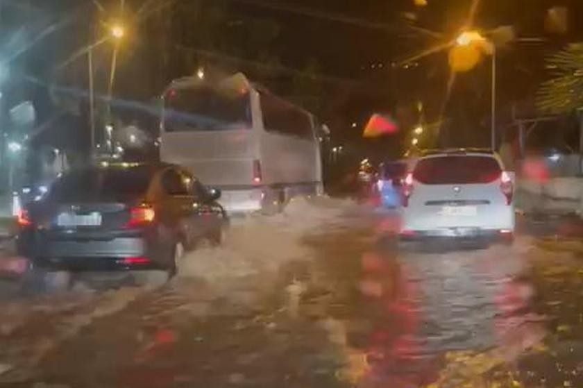 İskenderun'Da sağanak 