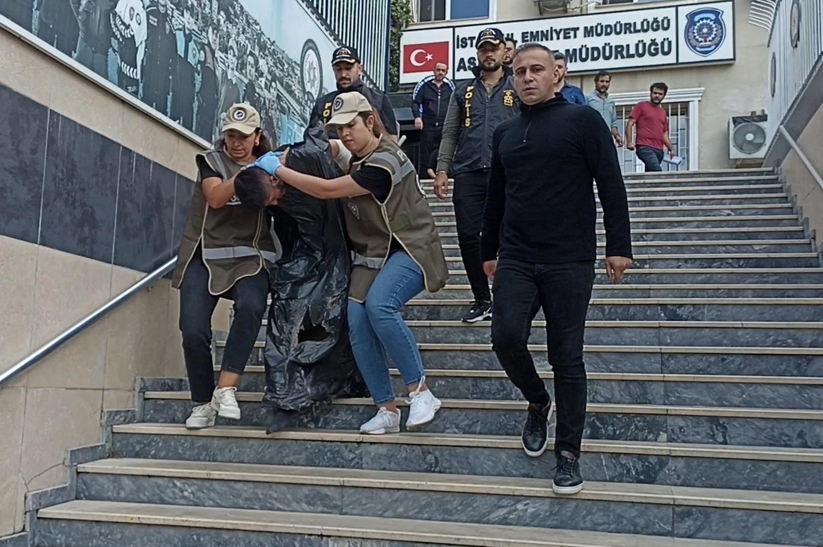 Kadın polisi öldüren Yunus Emre Geçit çöp poşeti giydirilerek adliyeye getirildi 