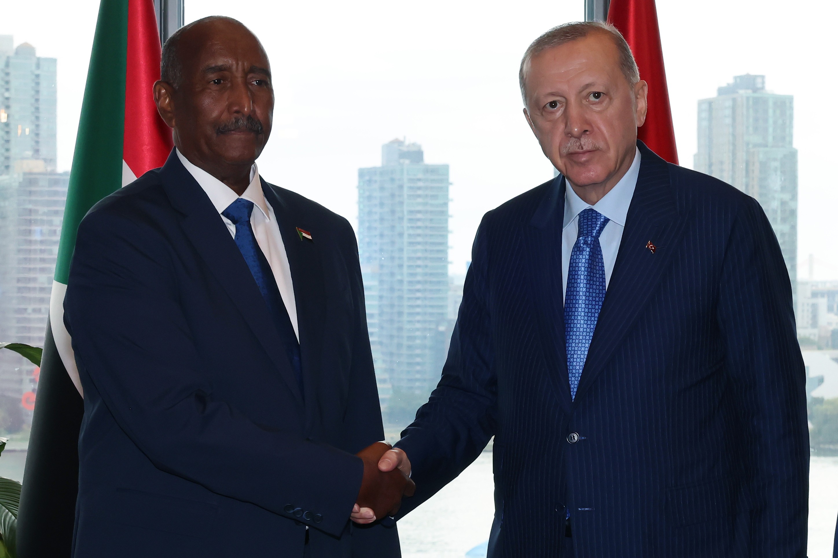 Erdoğan ile Sudan Egemenlik Konseyi Başkanı Abdulfettah el-Burhan