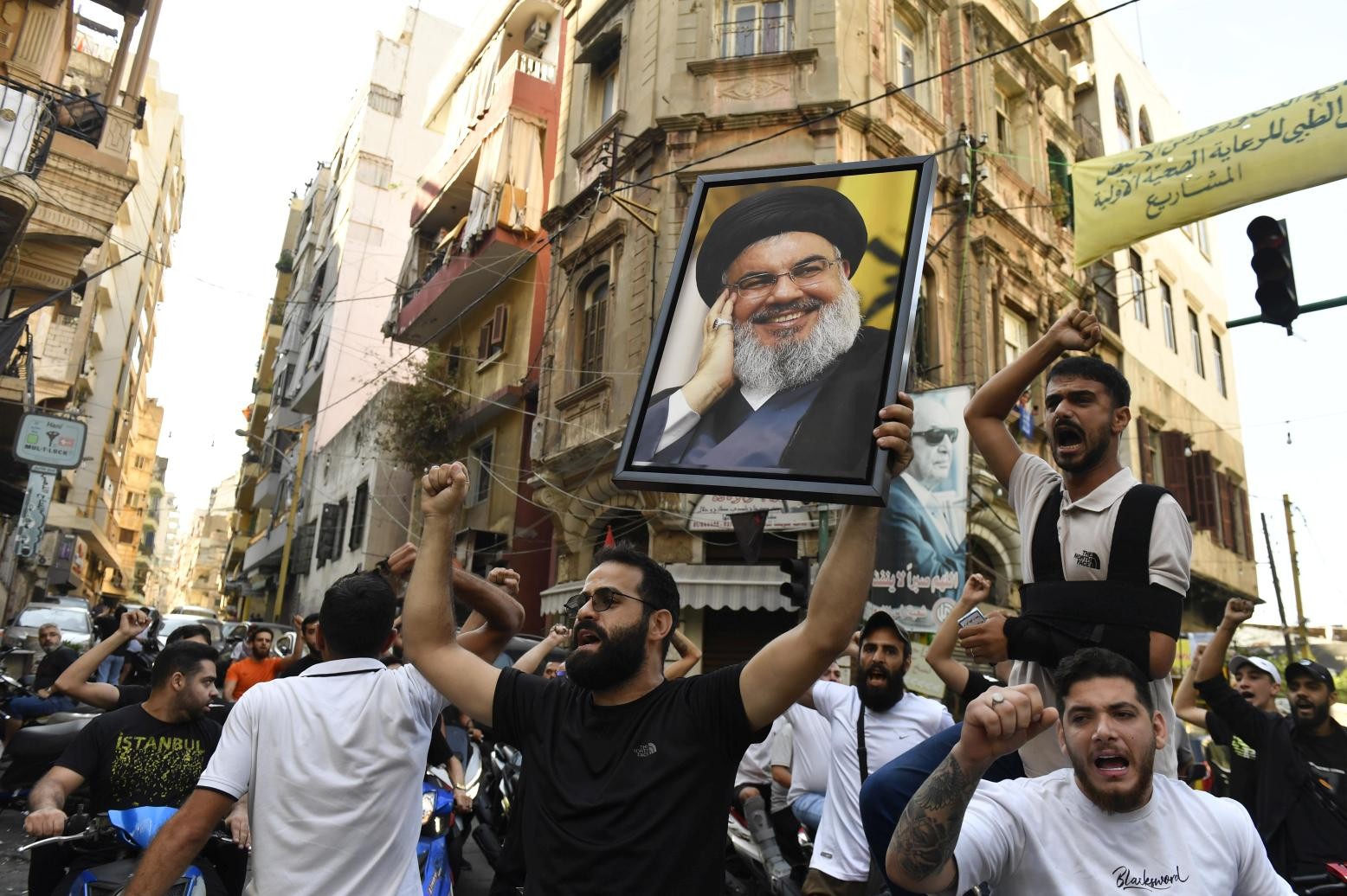 Nasrallah'ın öldürülmesi Lübnan'da protesto edildi