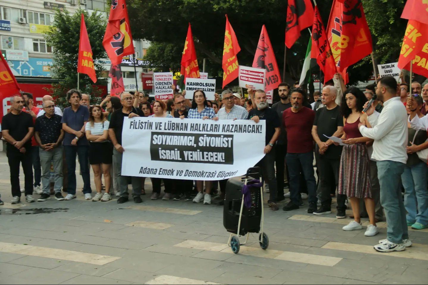 Adana'da yapılan İsrail karşıtı eylem.