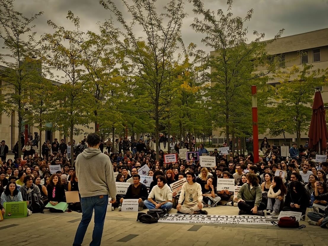 Bilkent Üniversitesinde eylem yapan öğrenciler