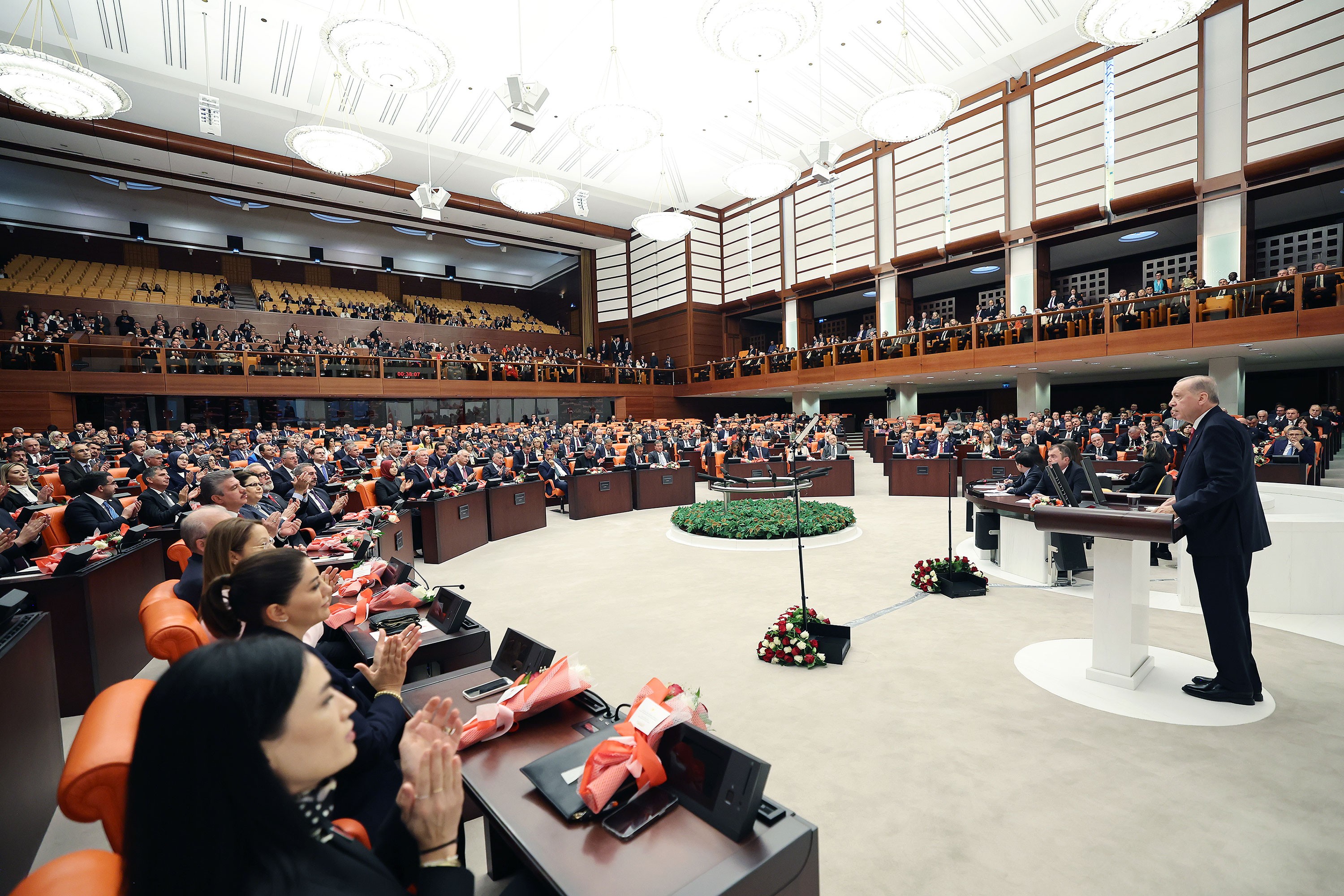 Erdoğan, meclis açılışında konuşurken