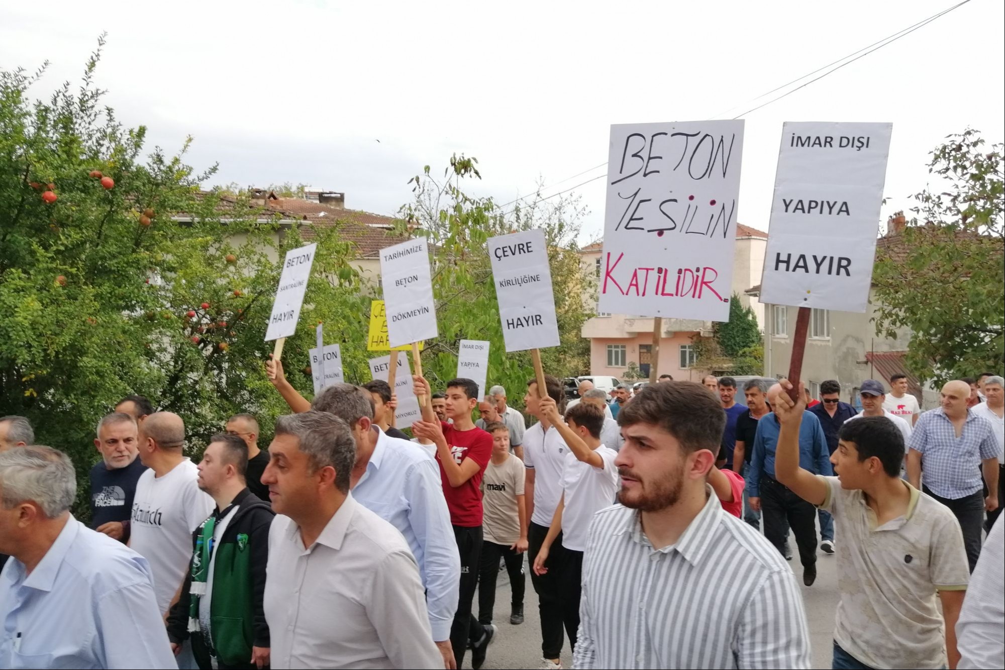 Dilovası Çerkeşli halkı beton santraline karşı yürüdü