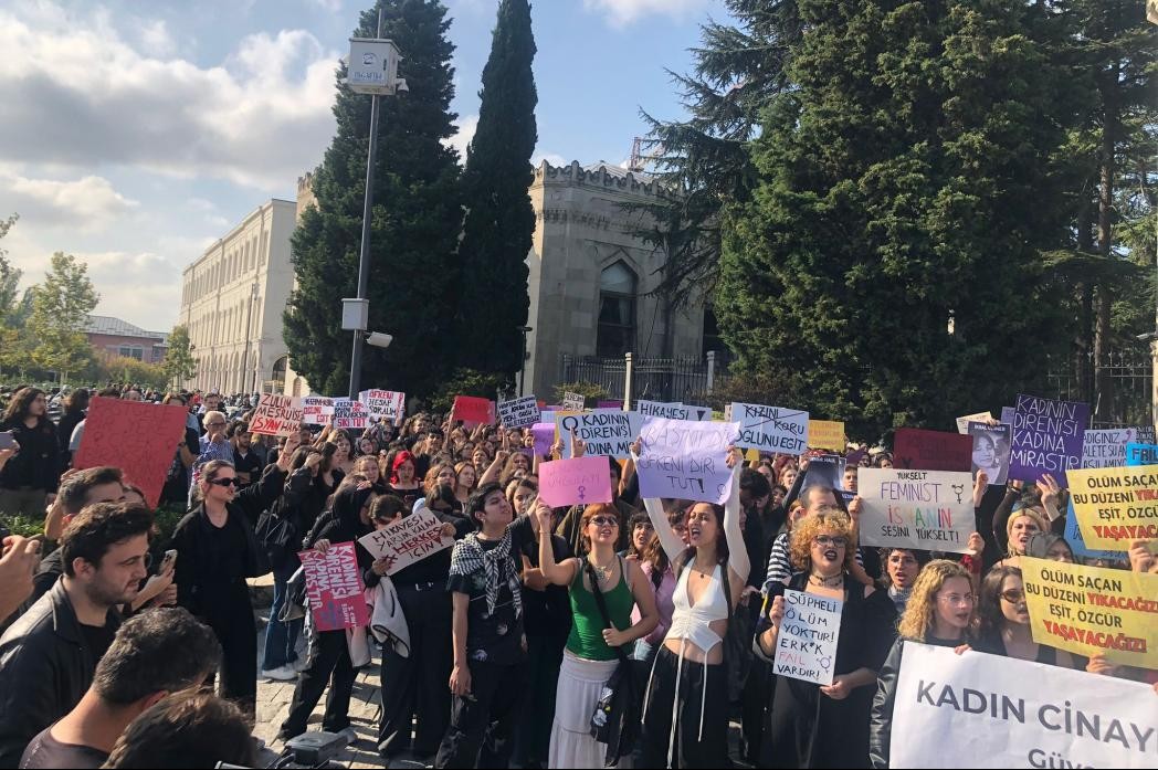 İstanbul Üniversitesi kadın cinayetleri eylemi