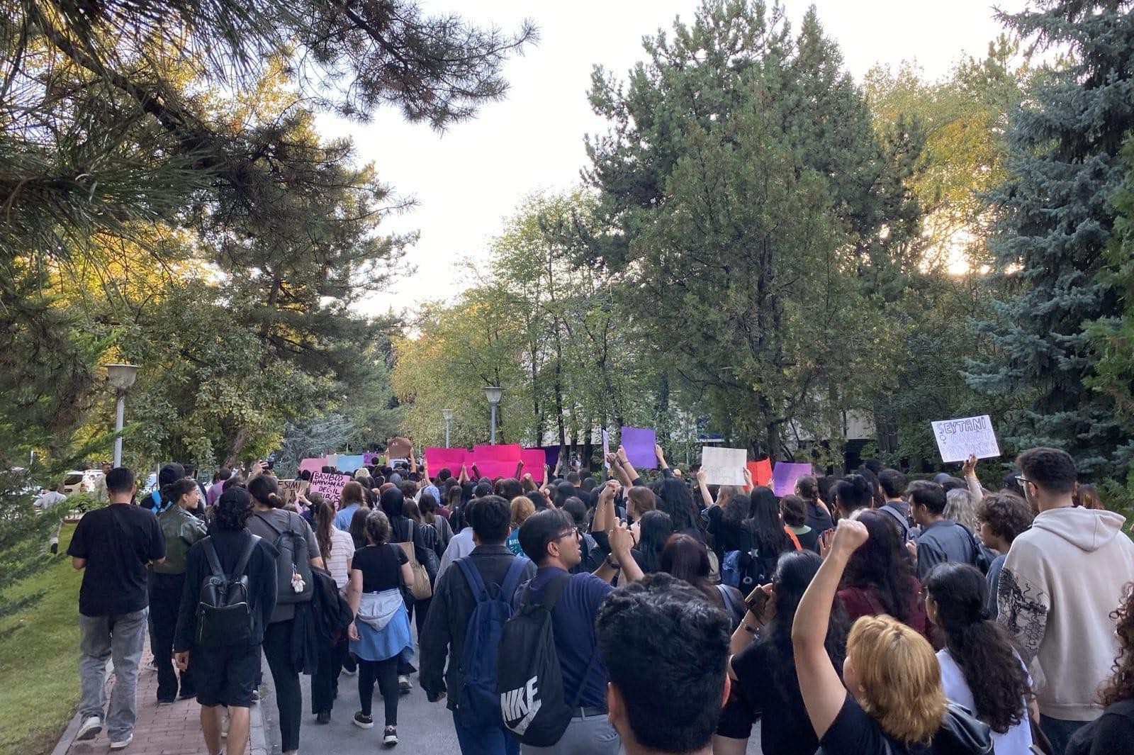 Ankara Üniversitesi öğrencileri kadın cinayetleri protestosu